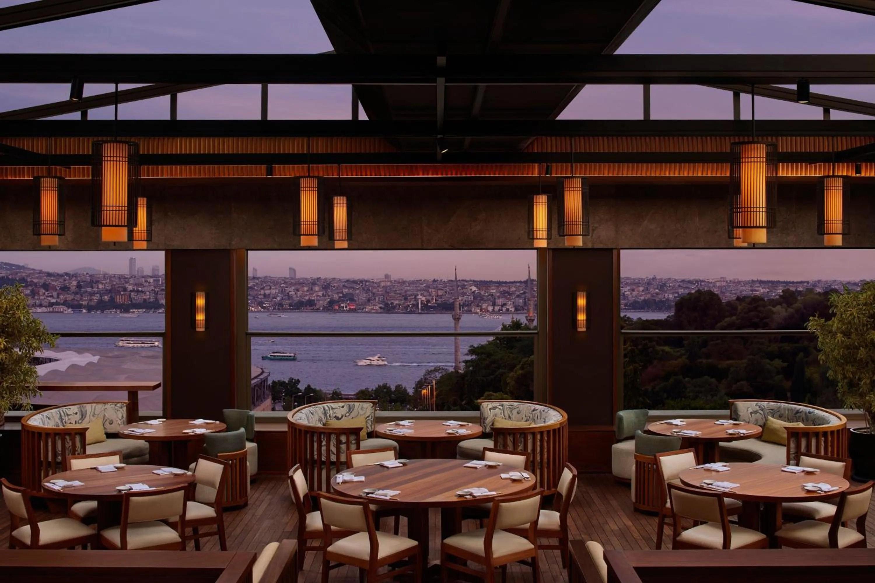 Restaurant/places to eat in The Ritz-Carlton, Istanbul at the Bosphorus