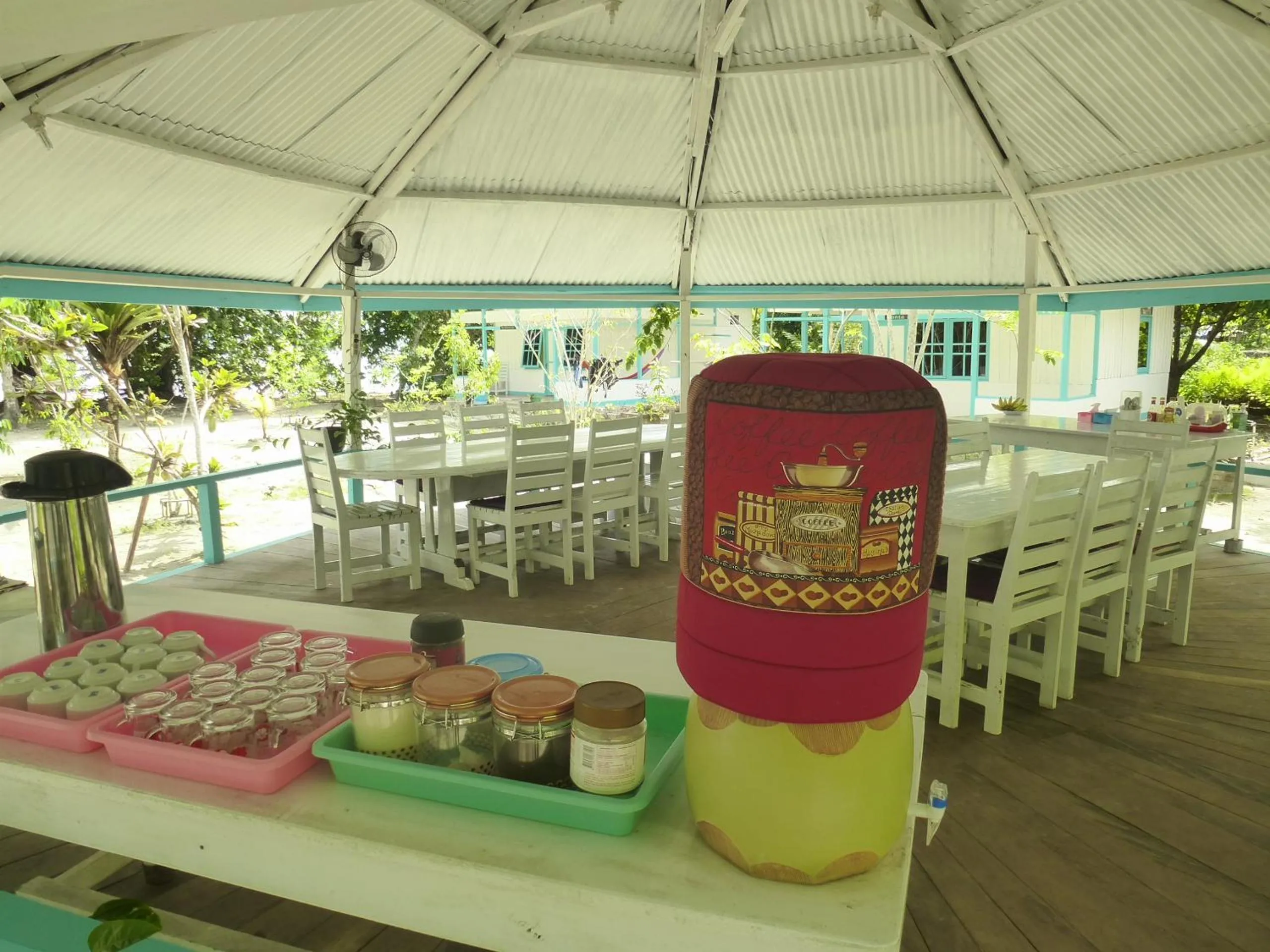 Restaurant/places to eat in Scuba Republic Beach Bungalows