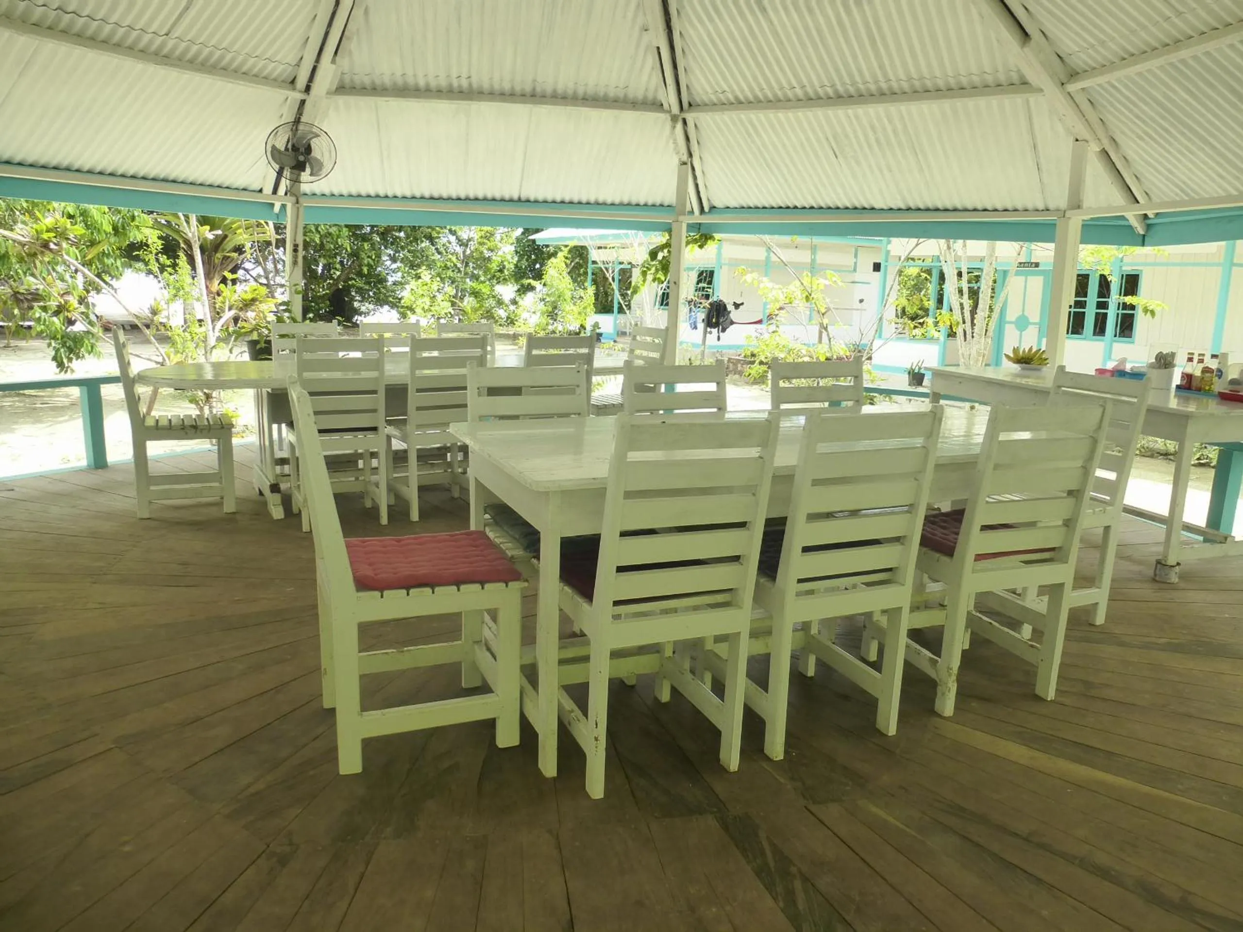 Restaurant/places to eat in Scuba Republic Beach Bungalows