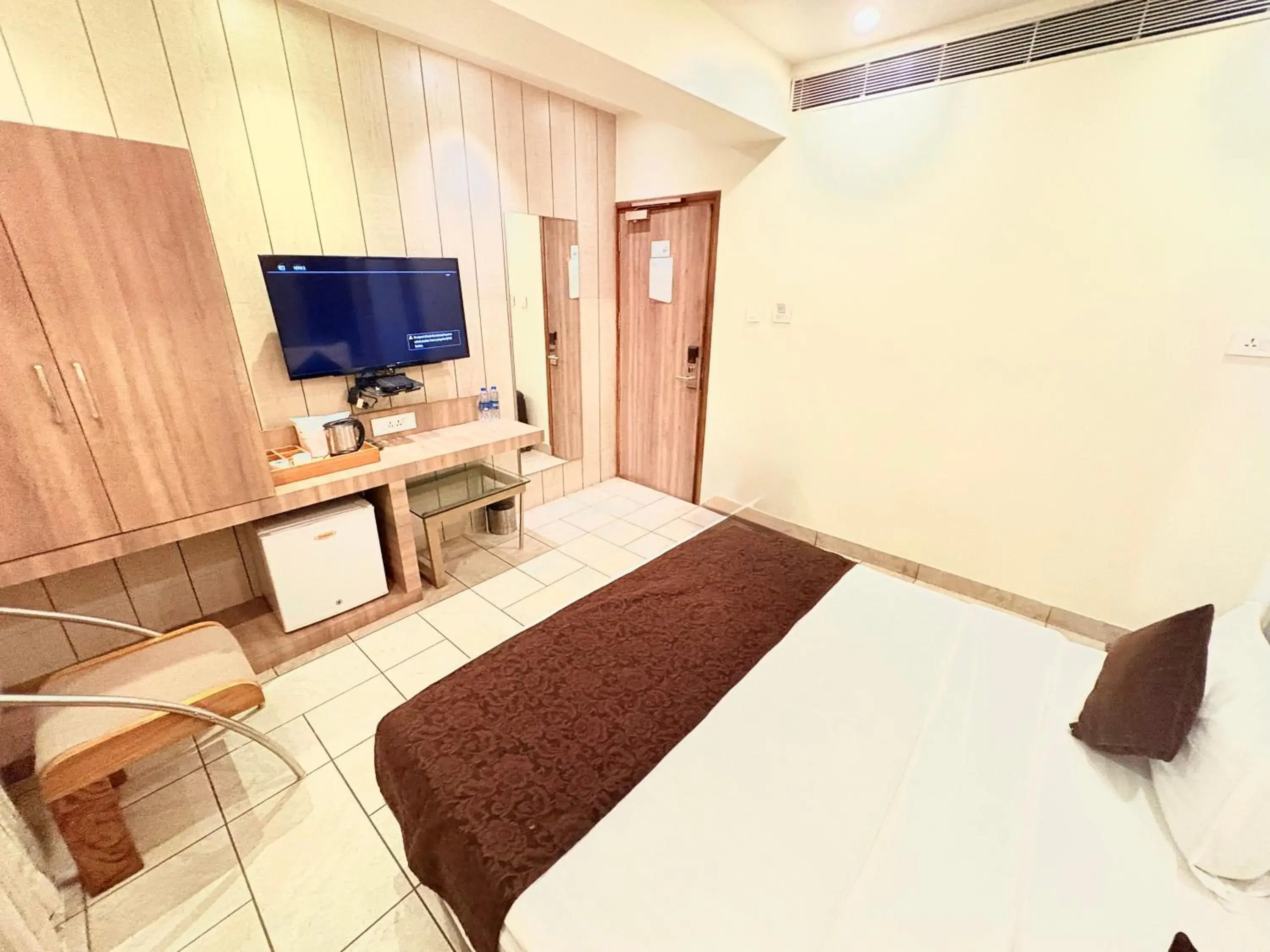 Deluxe King Room - single occupancy in Scenaria Hotel - Navrangpura, Ahmedabad Deluxe King Room - single occupancy in Scenaria Hotel - Navrangpura, Ahmedabad