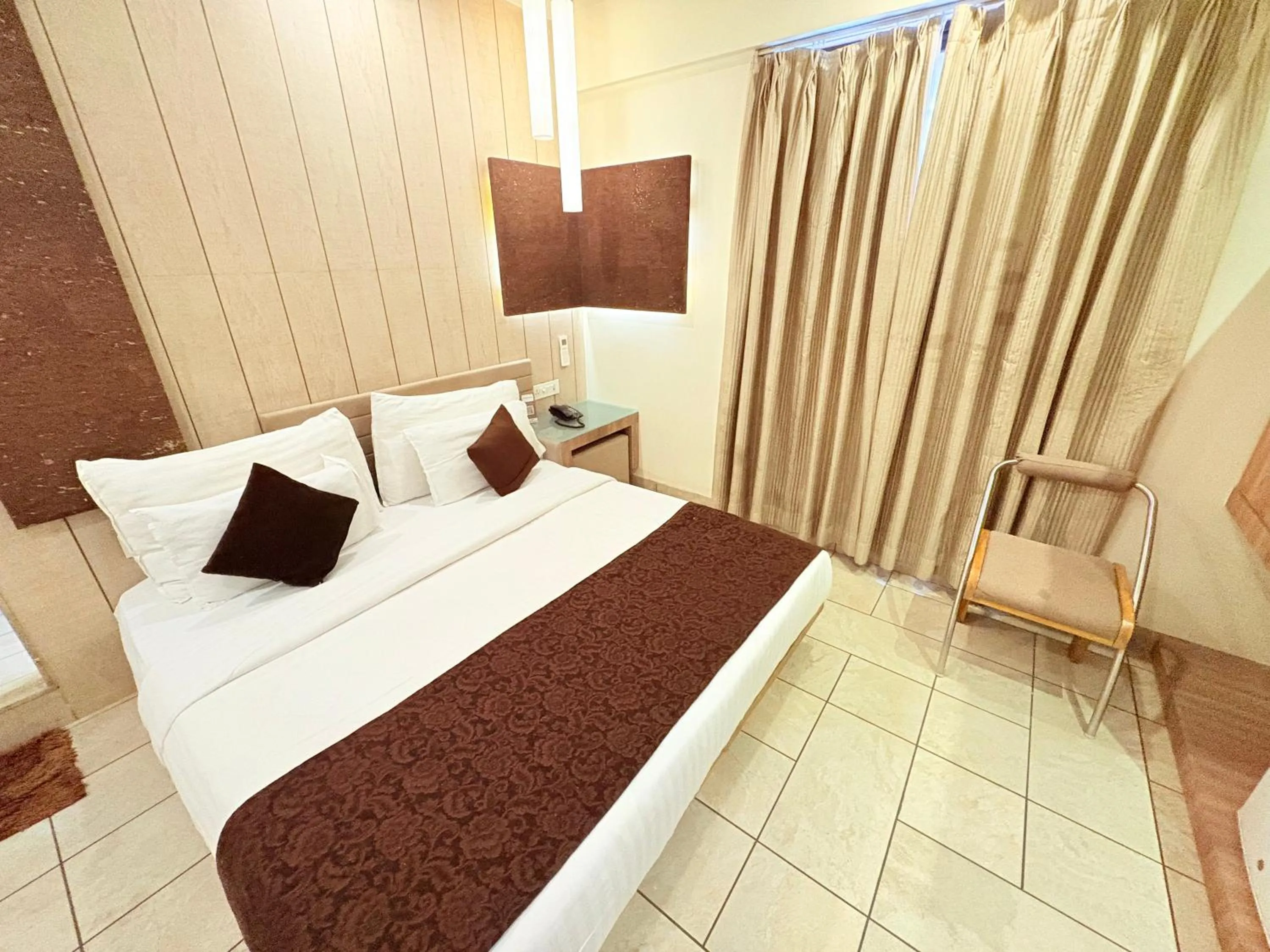 Bed in Scenaria Hotel - Navrangpura, Ahmedabad