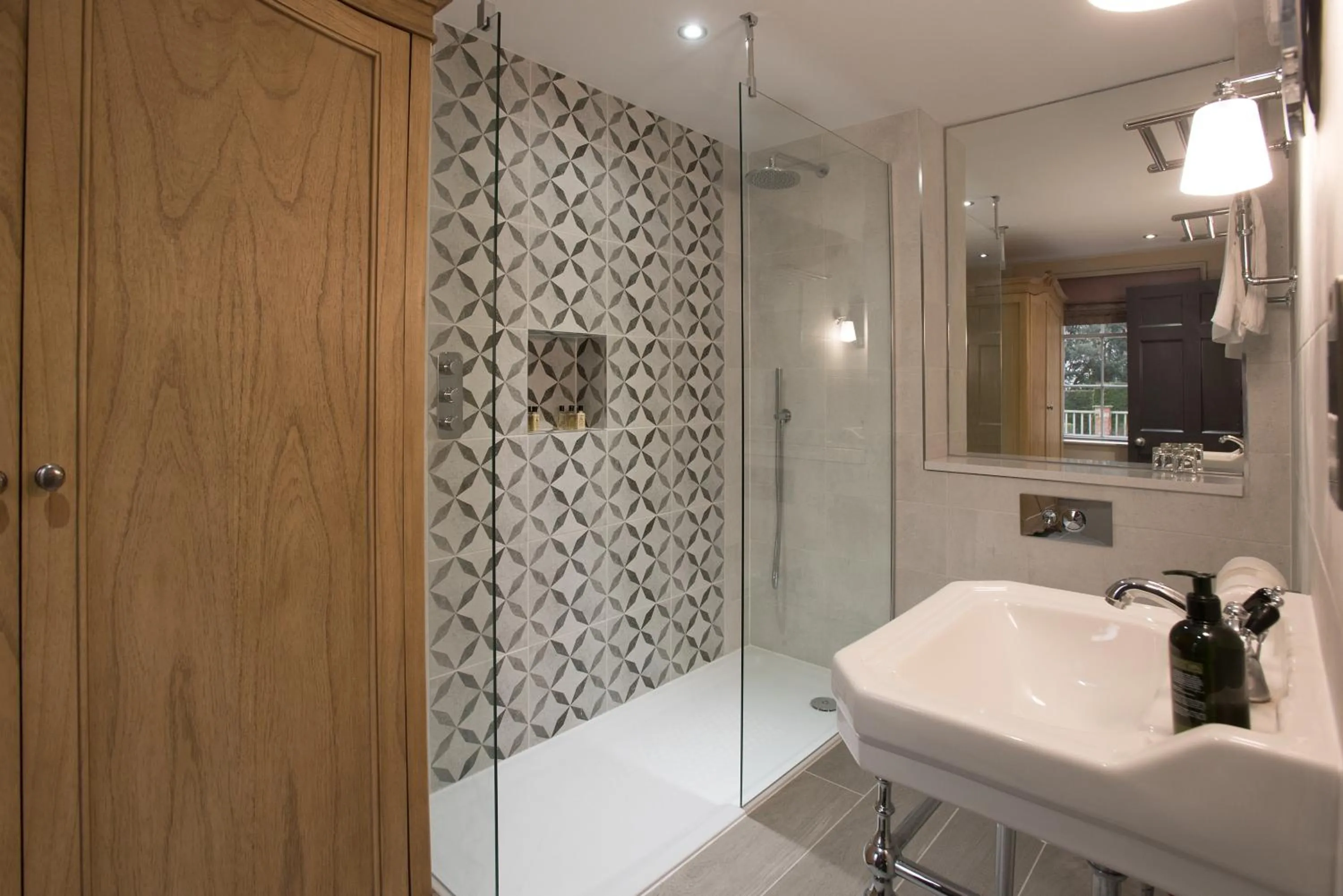 Shower in Saltmarshe Hall