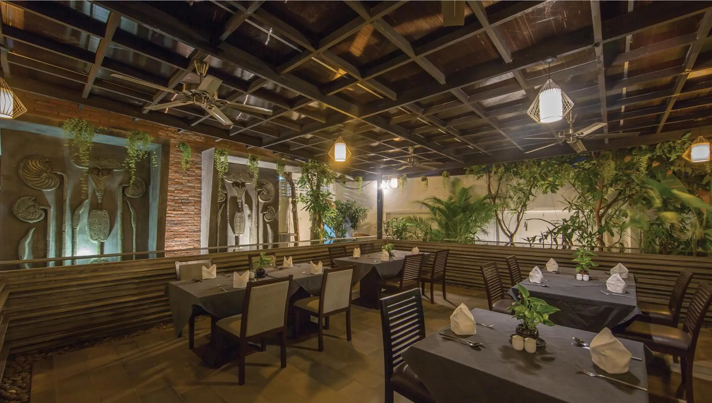 Restaurant/places to eat in Central Suite Residence Restaurant/places to eat in Central Suite Residence
