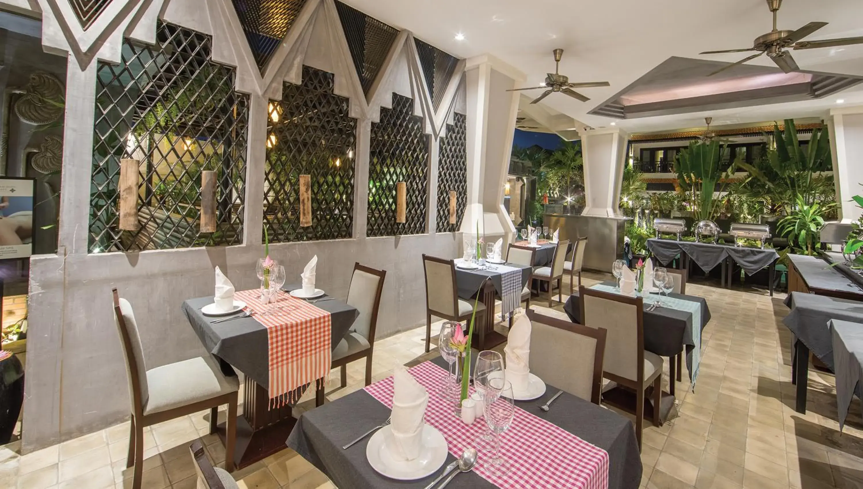 Restaurant/places to eat in Central Suite Residence Restaurant/places to eat in Central Suite Residence