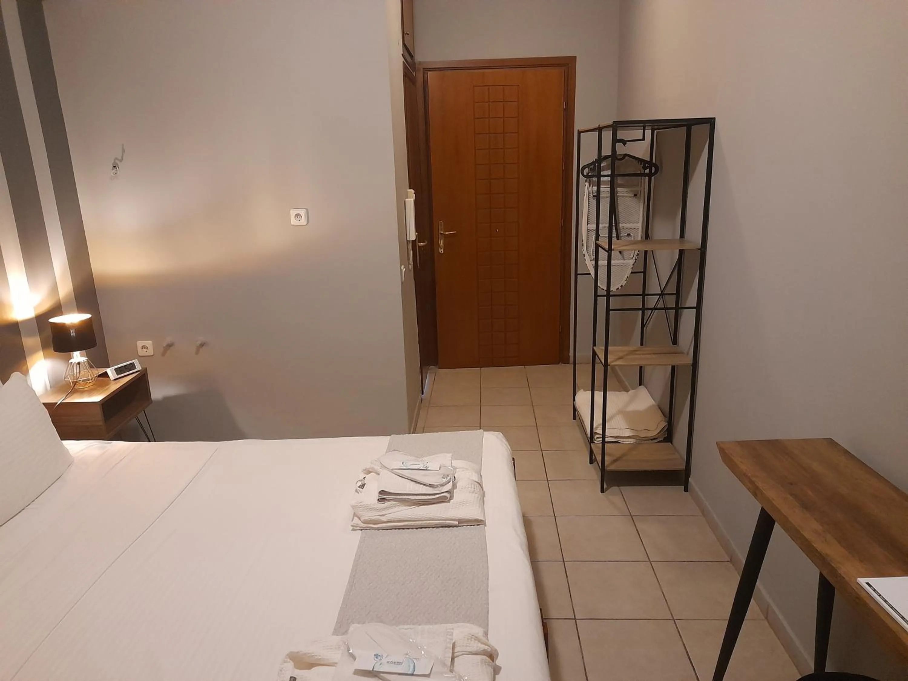 Photo of the whole room, Bed in Cabo Verde