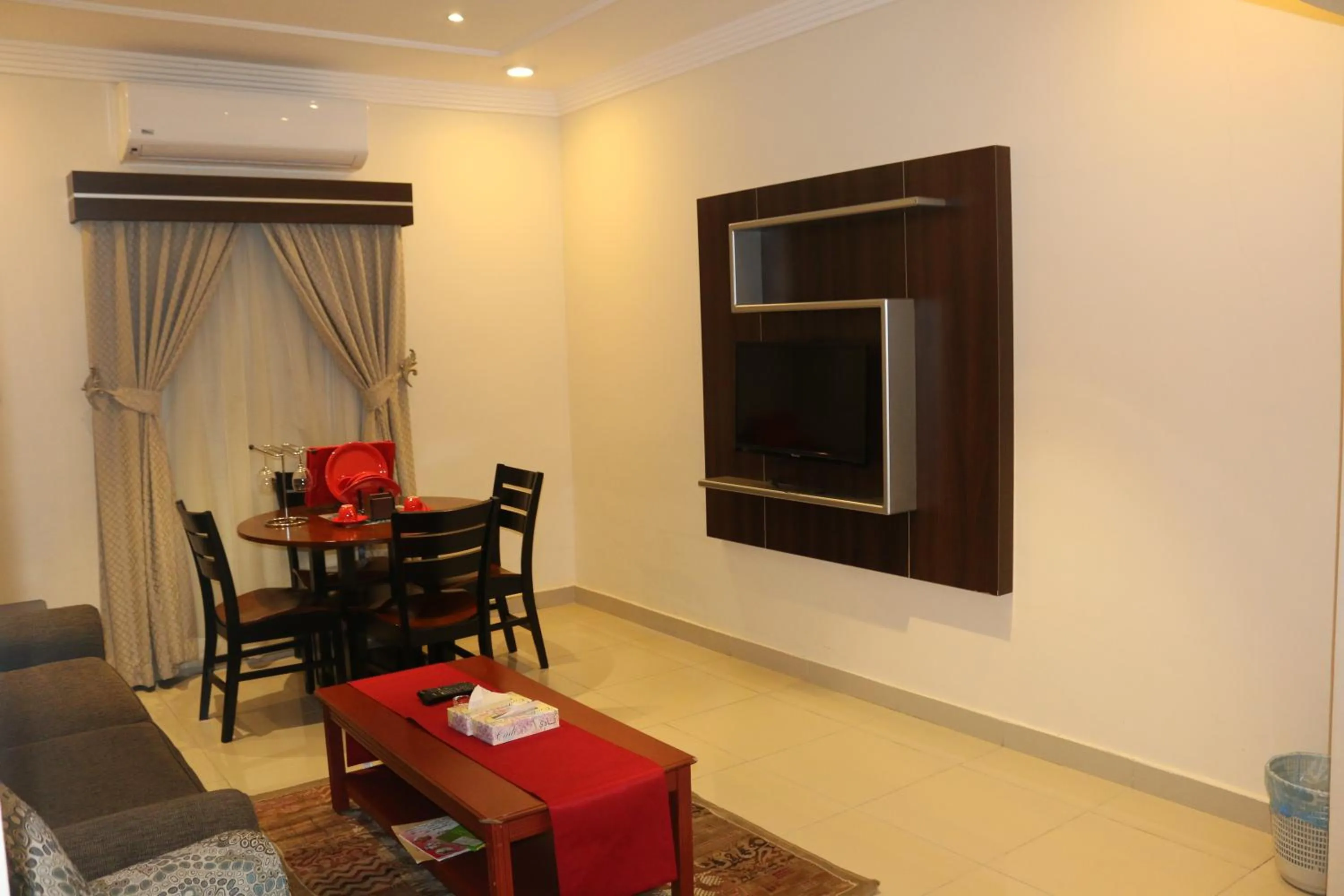Al-Fakhamah Hotel Apartments - Families Only