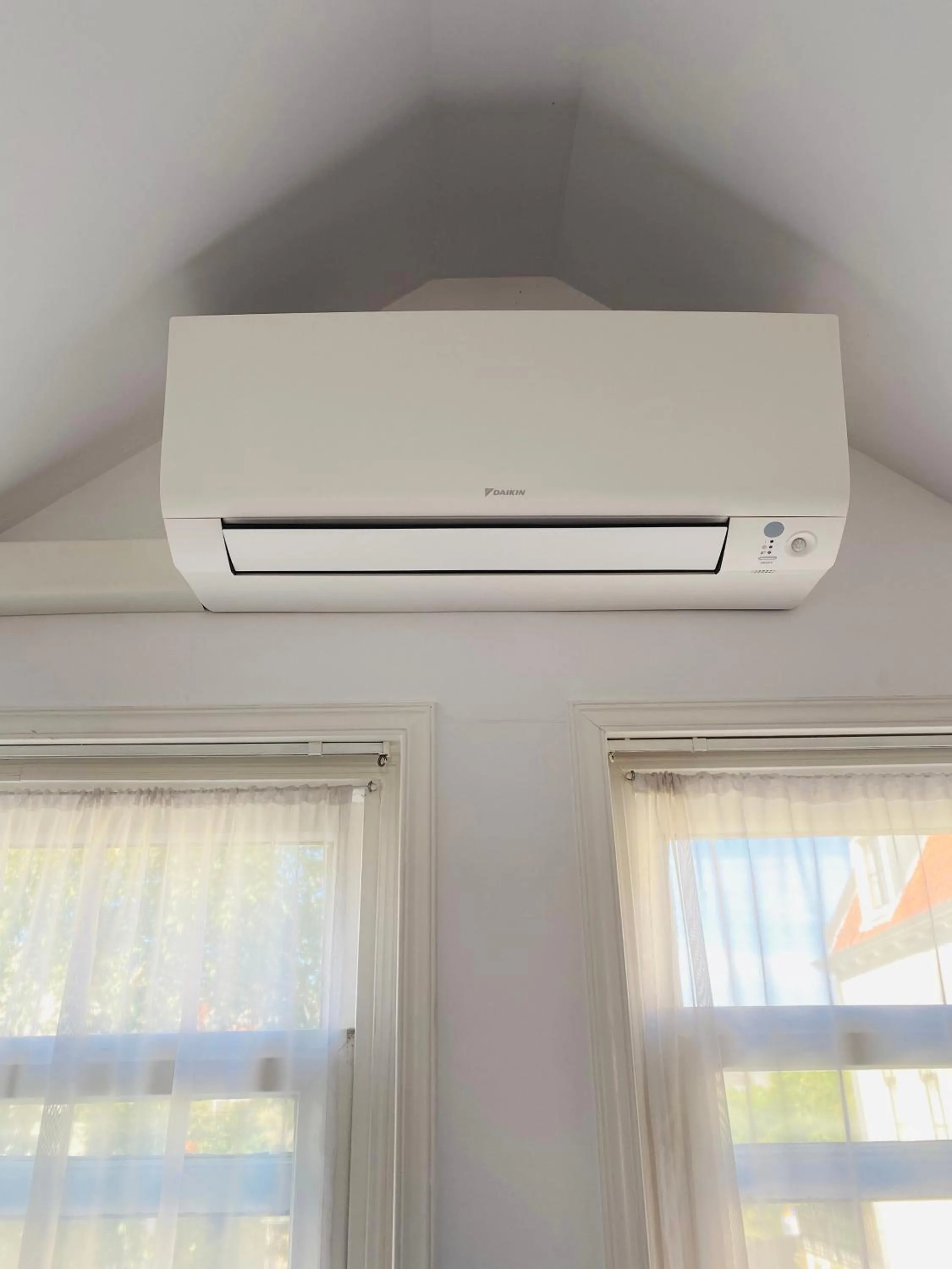 air conditioner in Betty Blue Bed & Breakfast