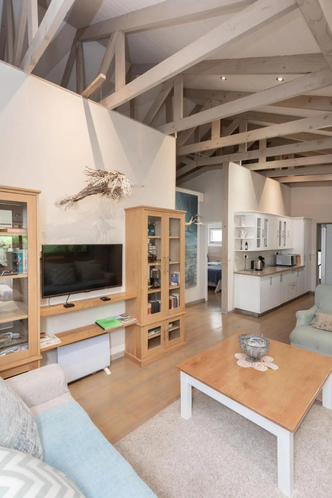 TV and multimedia in Kamma-Otter