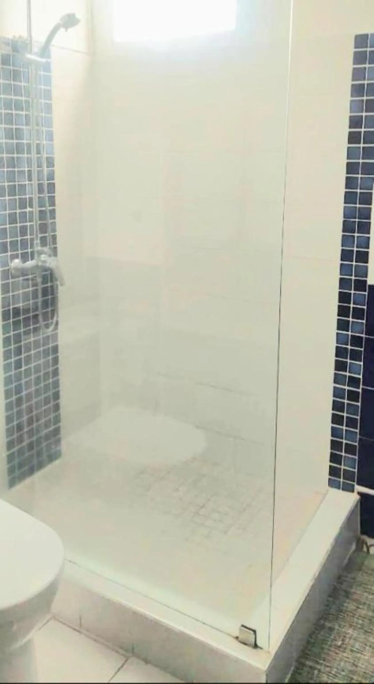 Shower in Ocean Villas Apart Hotel