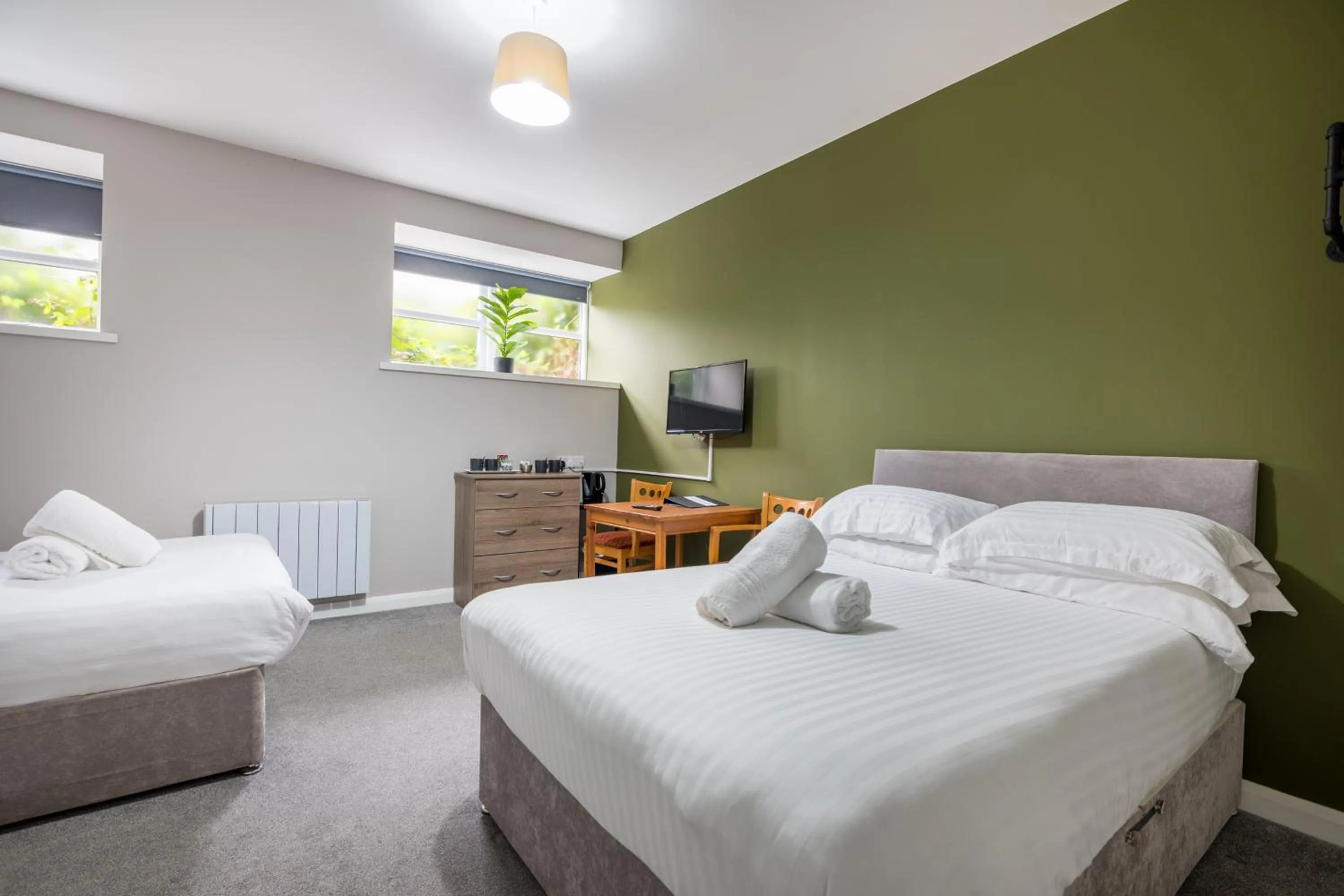 Bedroom, Bed in Station Lodge - FREE off-site Health Club access with Pool, Sauna, Steam Room & Gym