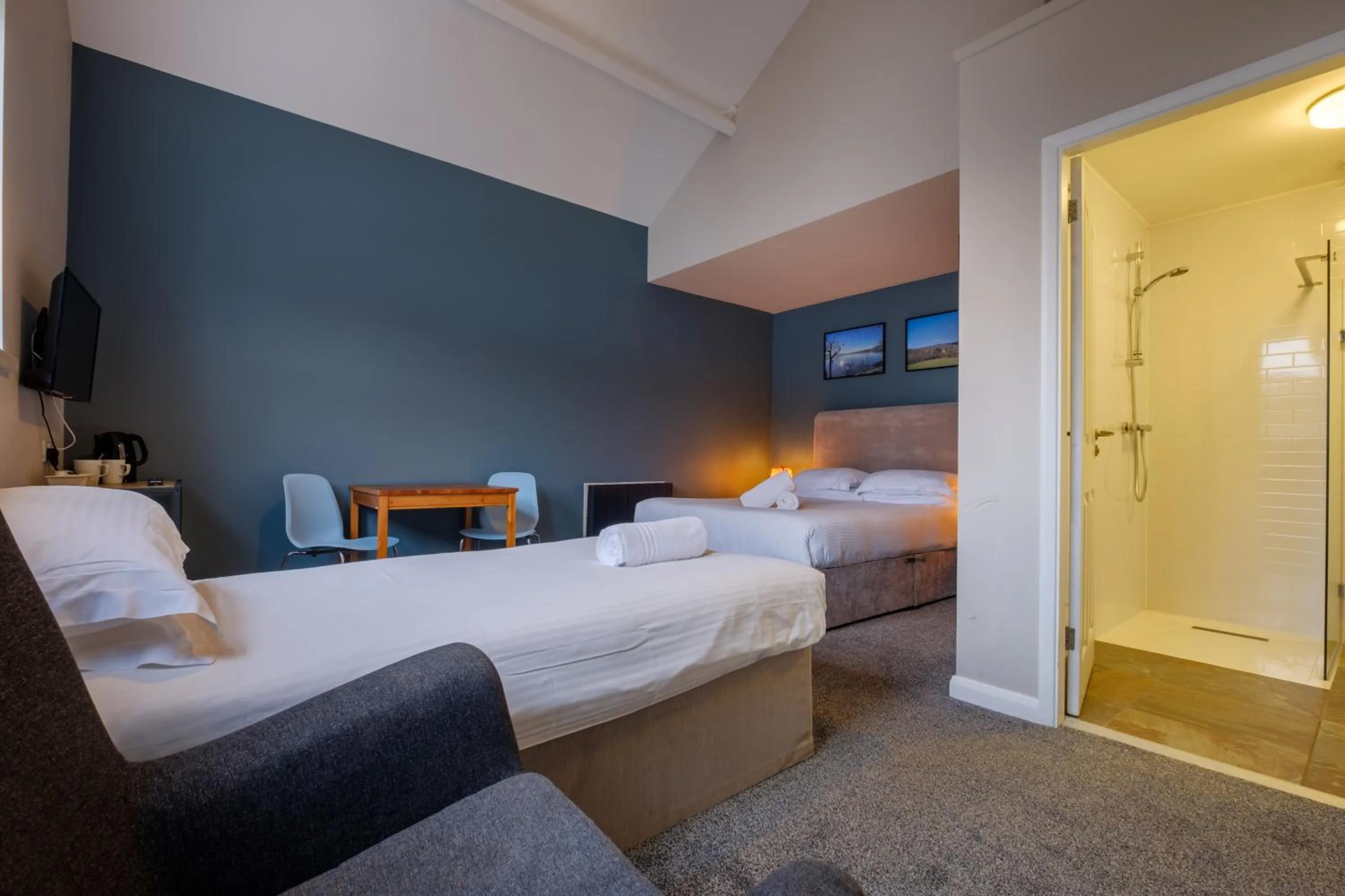 Bed in Station Lodge - FREE off-site Health Club access with Pool, Sauna, Steam Room & Gym