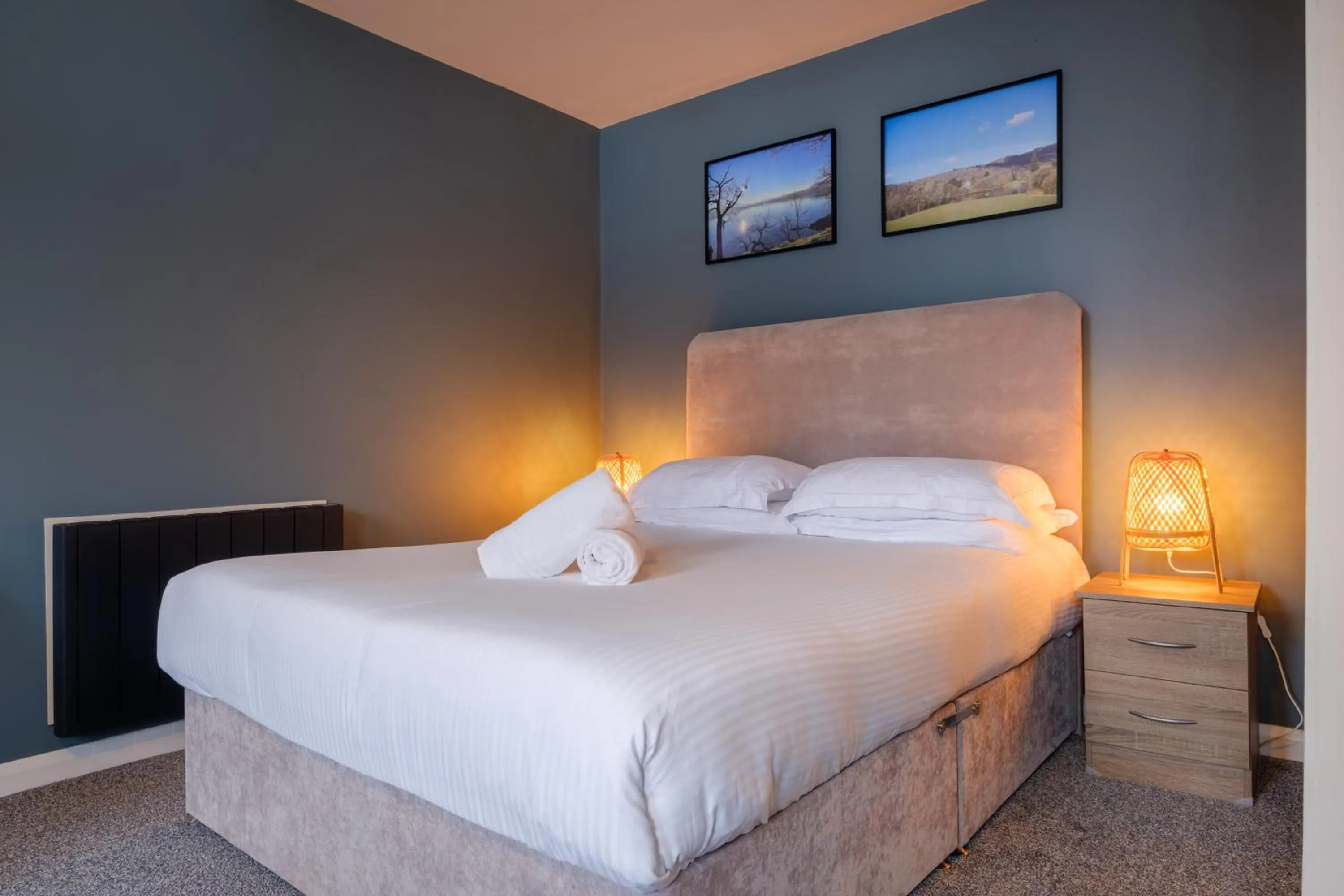 Bedroom, Bed in Station Lodge - FREE off-site Health Club access with Pool, Sauna, Steam Room & Gym