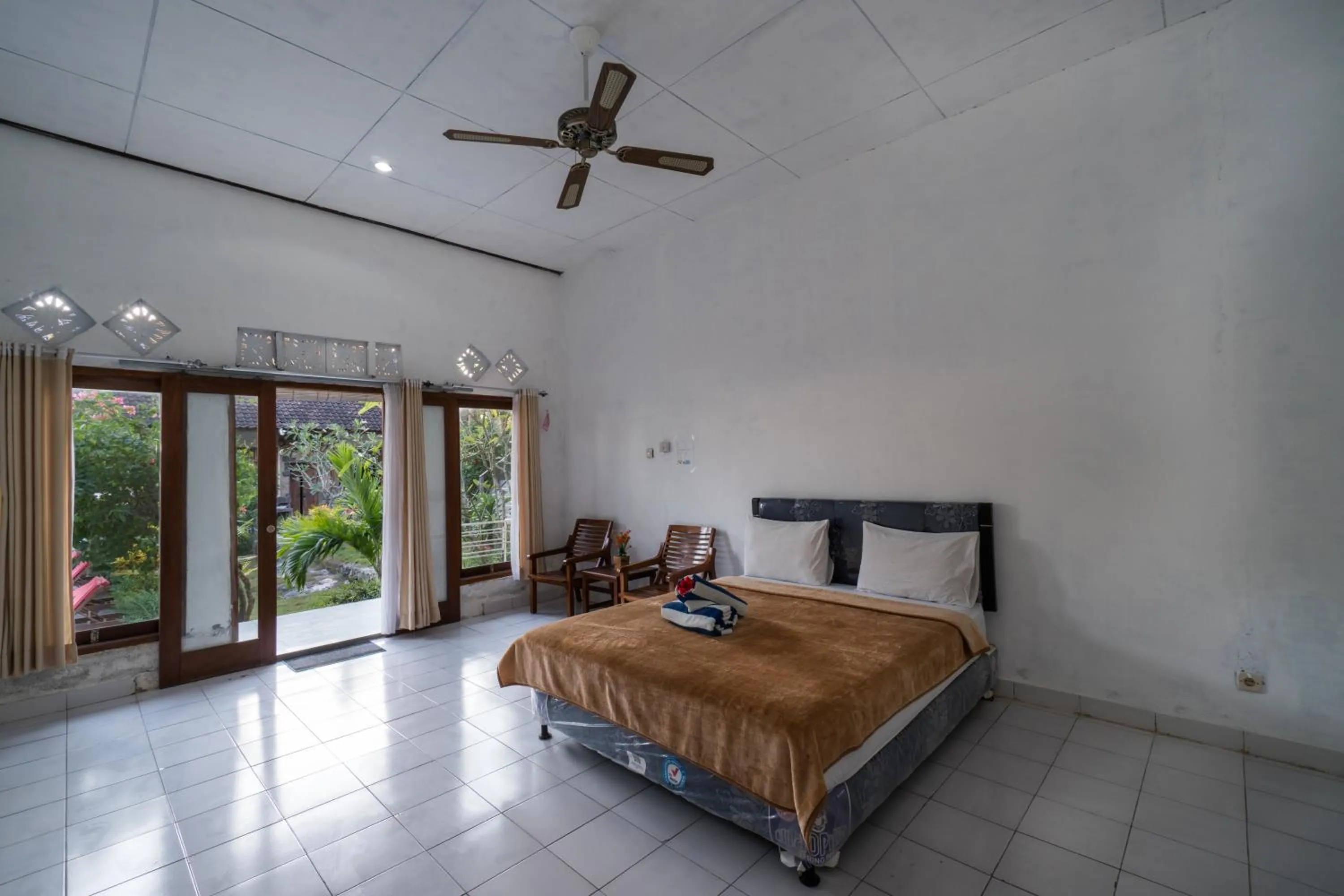 Photo of the whole room, Bed in Kusuma Abiakta Sea Side Lembongan