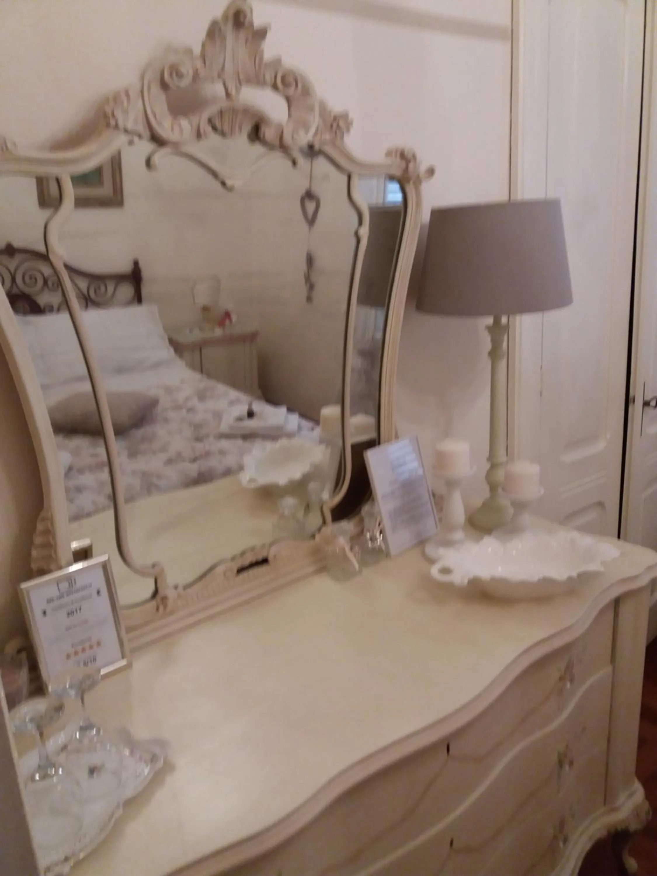 Decorative detail, Bed in Novecento B&B