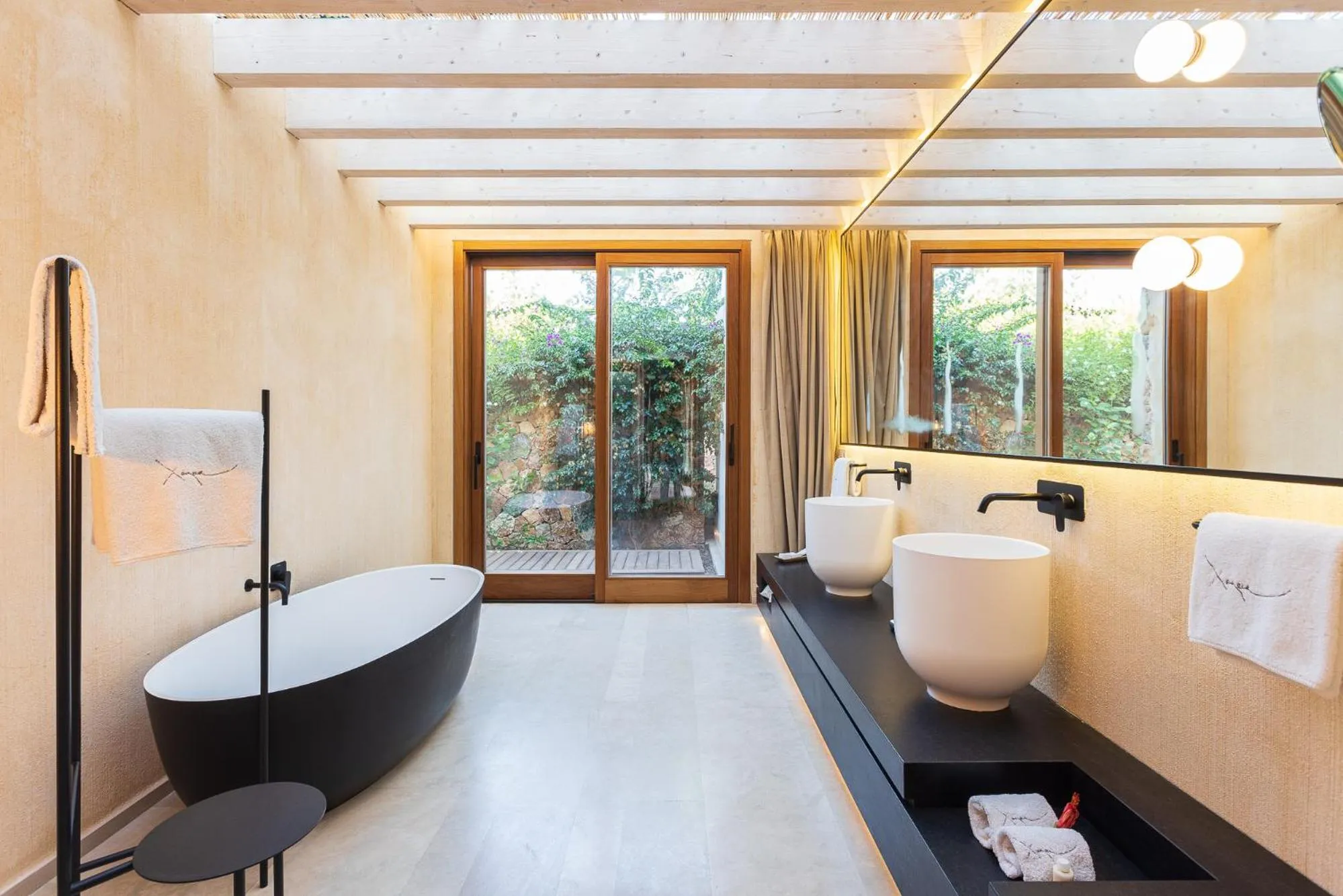 Bathroom, Bed in Hotel Rural Xereca