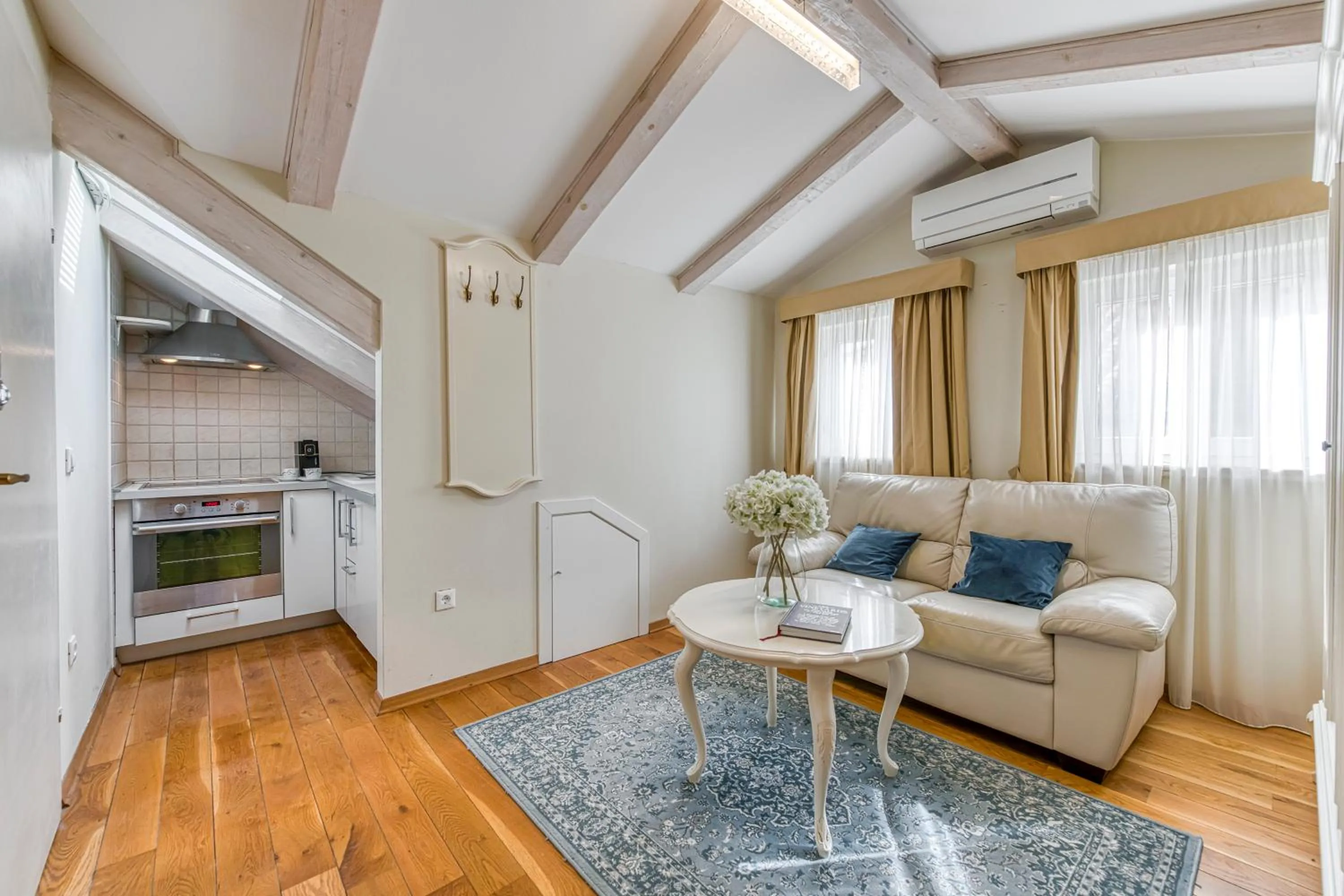 Living room in Palmotta Palace