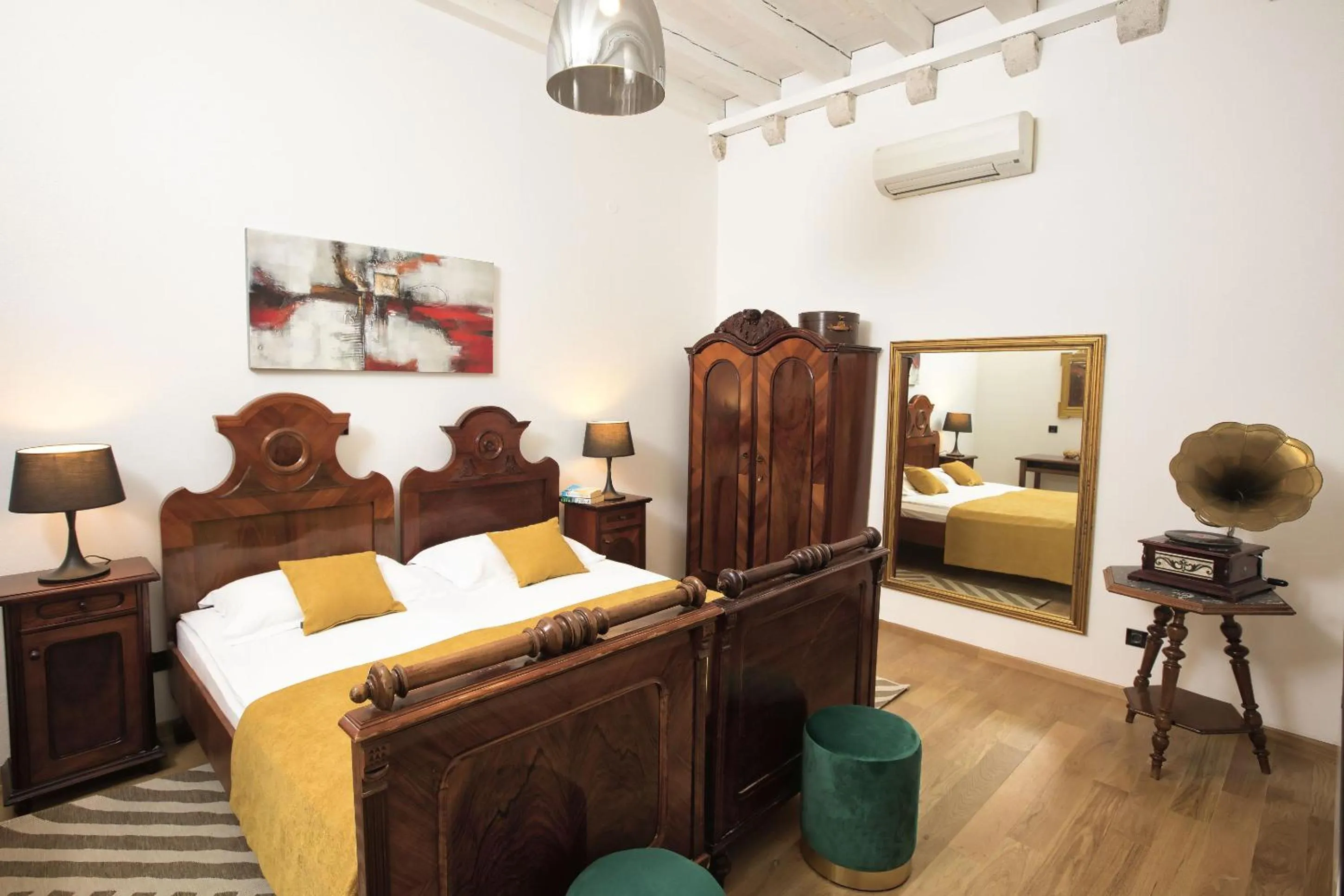 Bedroom, Bed in Palmotta Palace