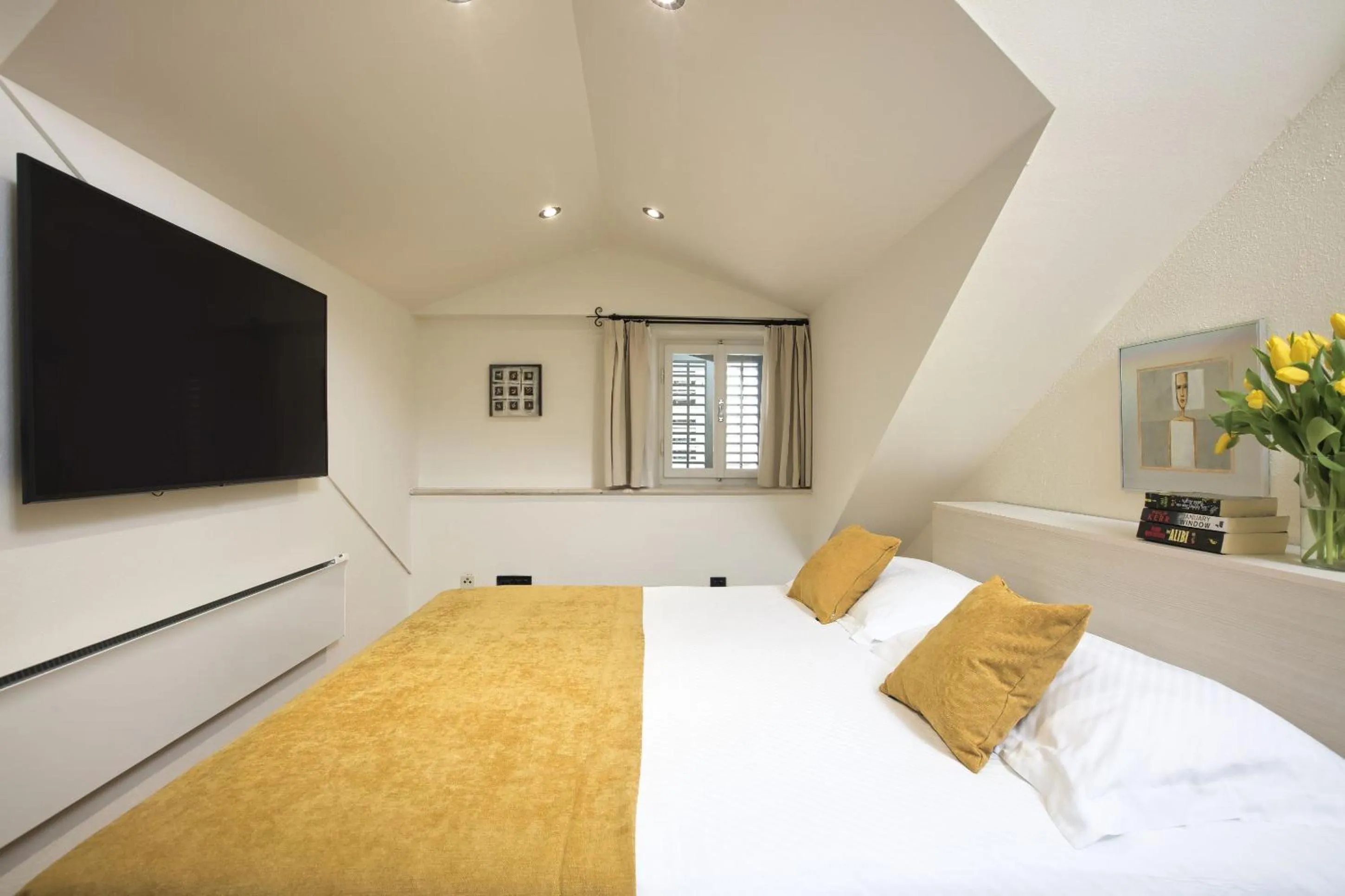 Bed in Palmotta Palace