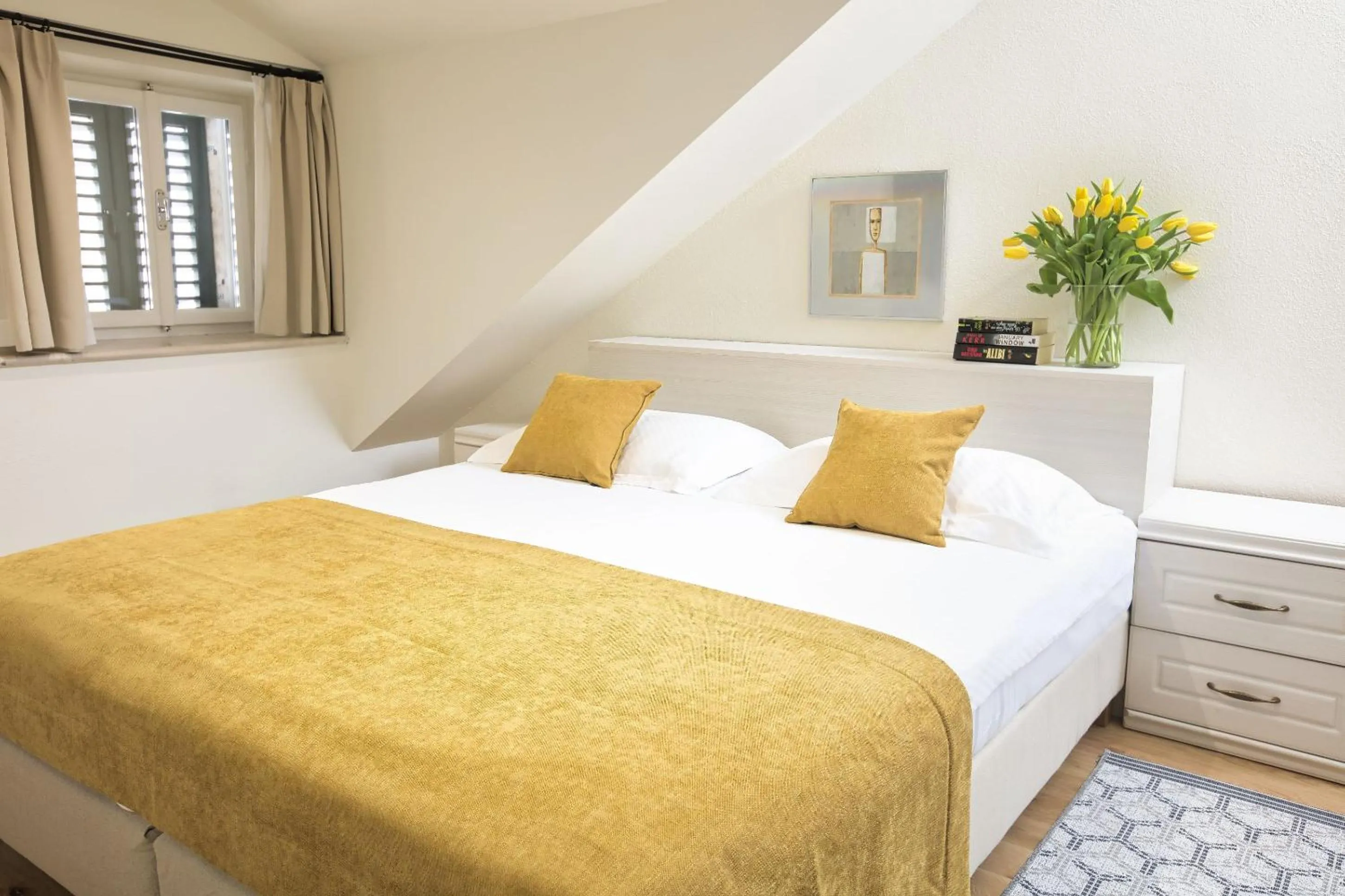 Bedroom, Bed in Palmotta Palace