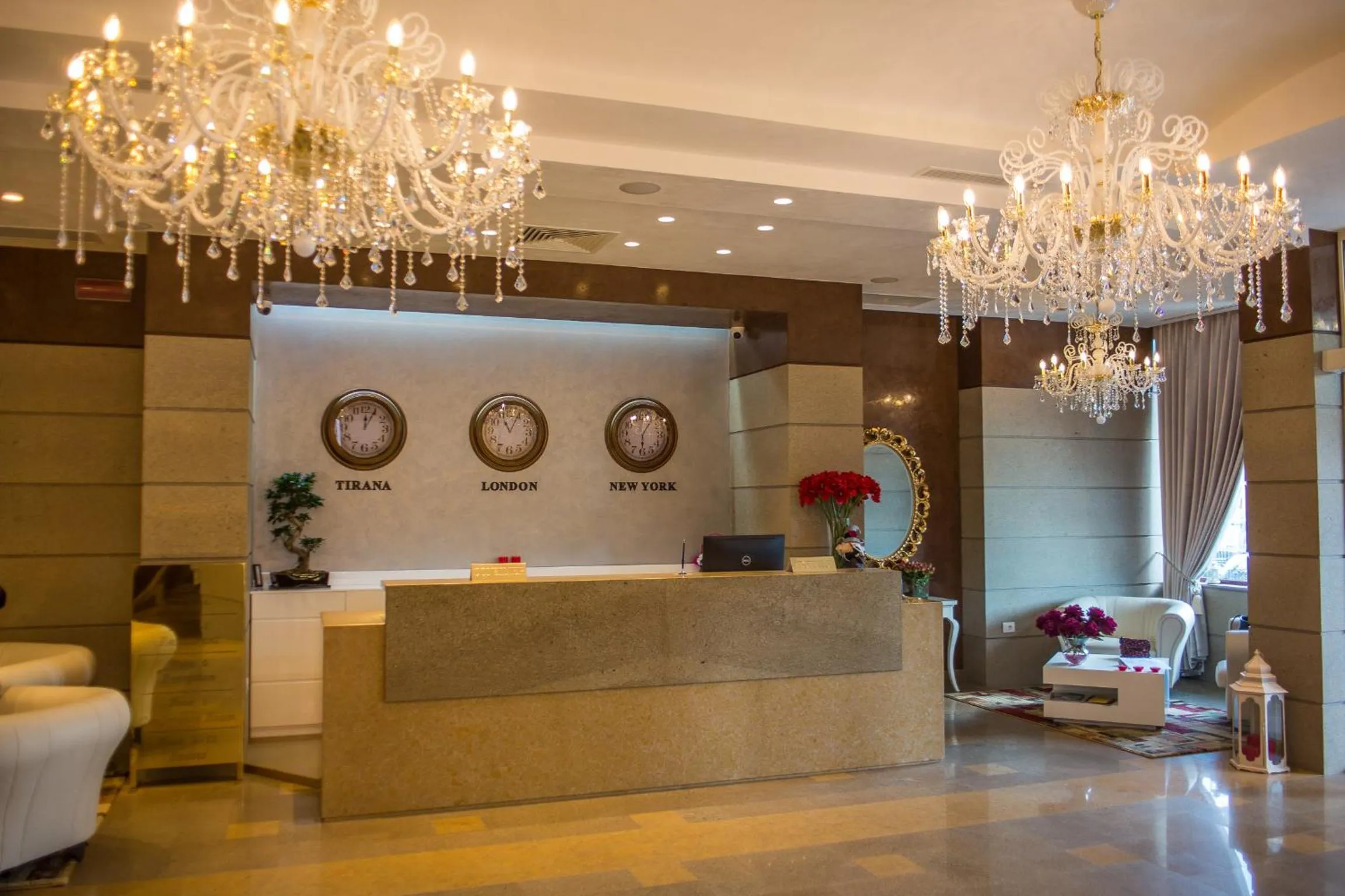 Lobby or reception in Hotel Opera