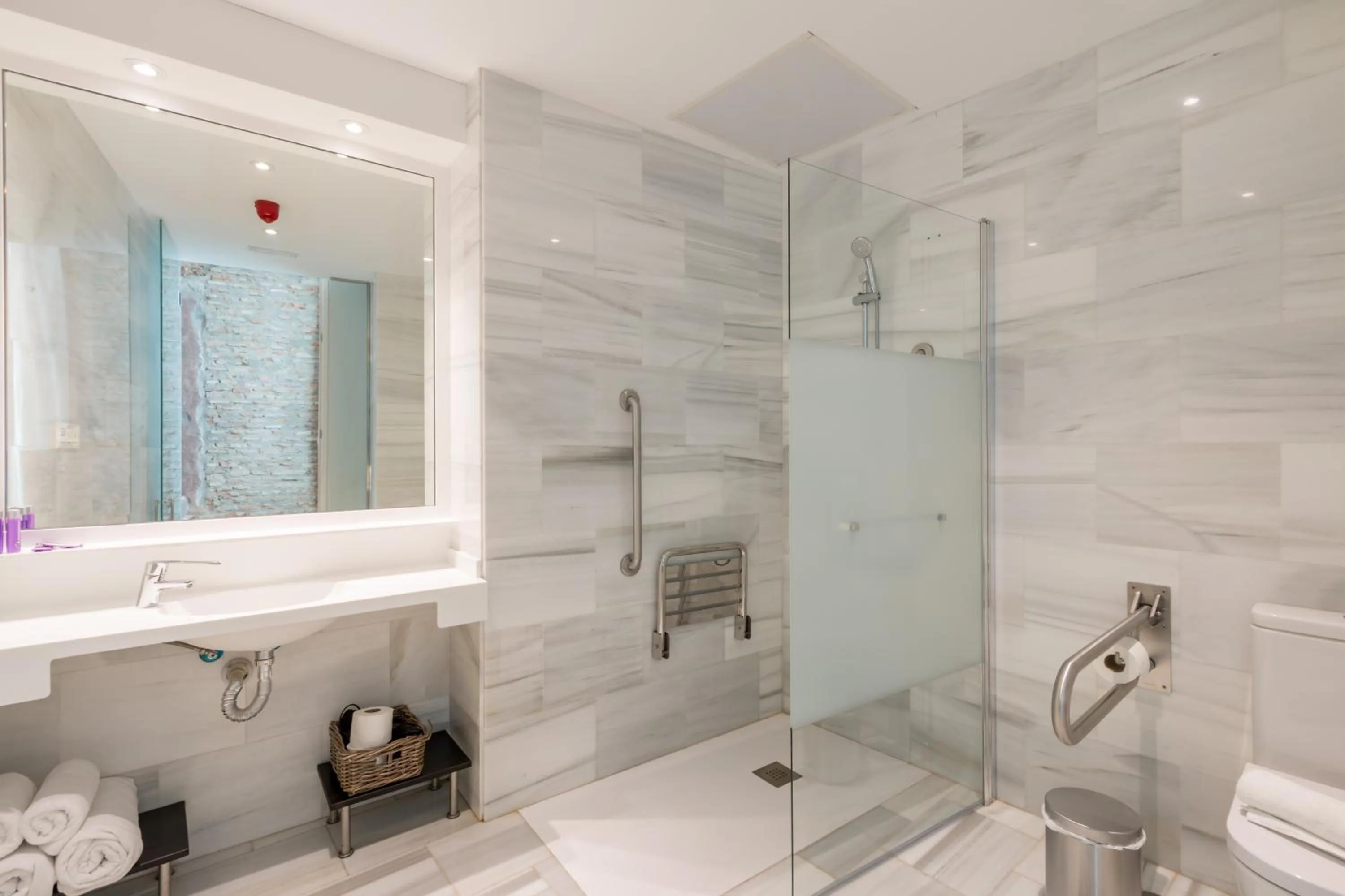 Bathroom in BiBo Suites Oro del Darro