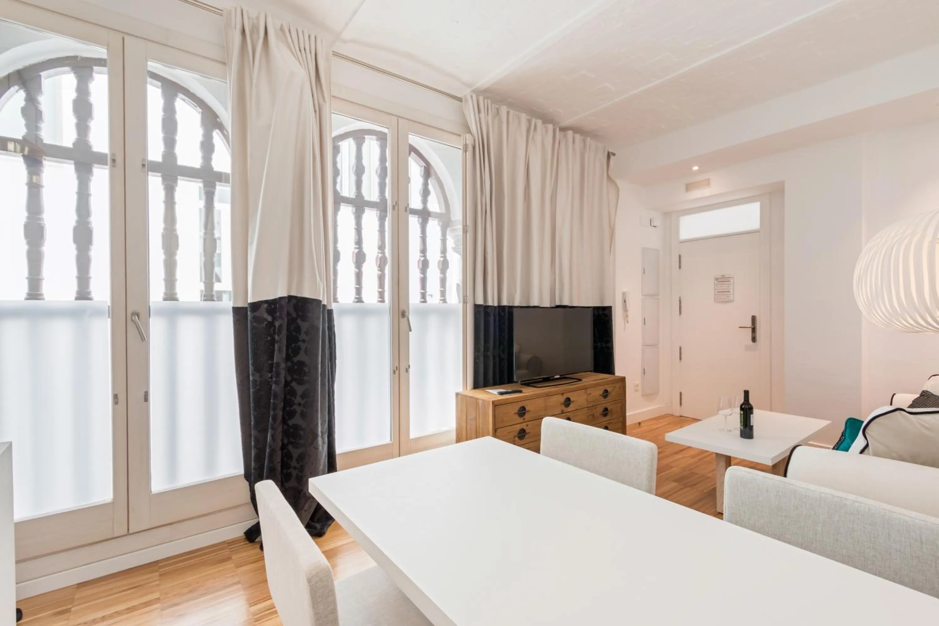 Living room, Bed in BiBo Suites Oro del Darro