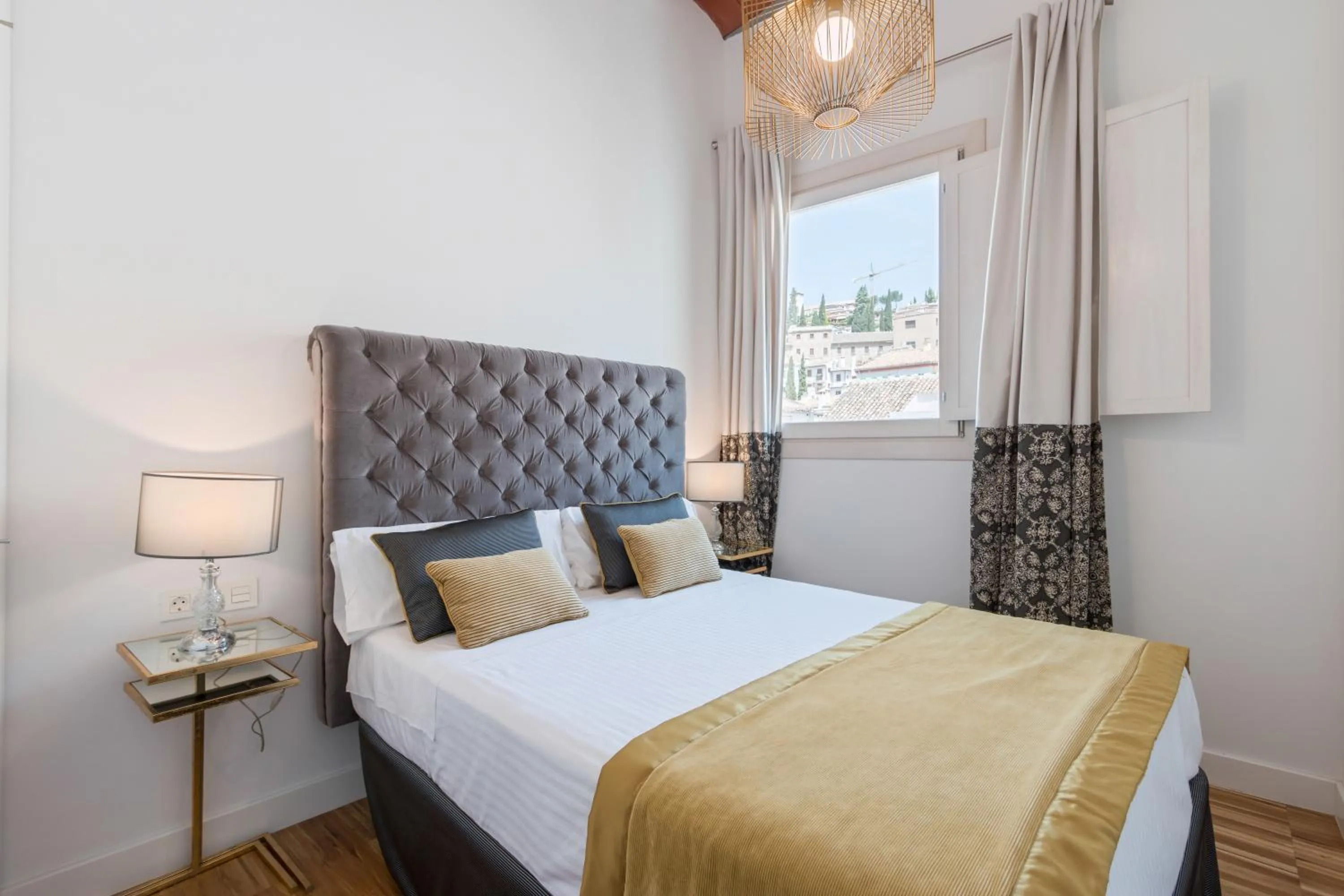 Bedroom, Bed in BiBo Suites Oro del Darro