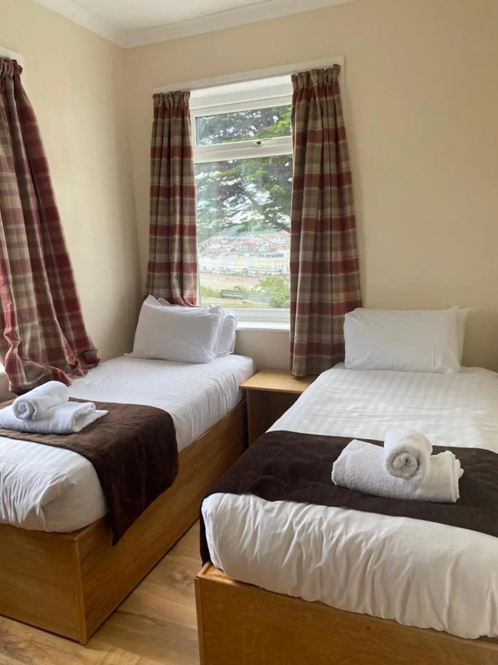 Bedroom, Bed in Headlands Hotel