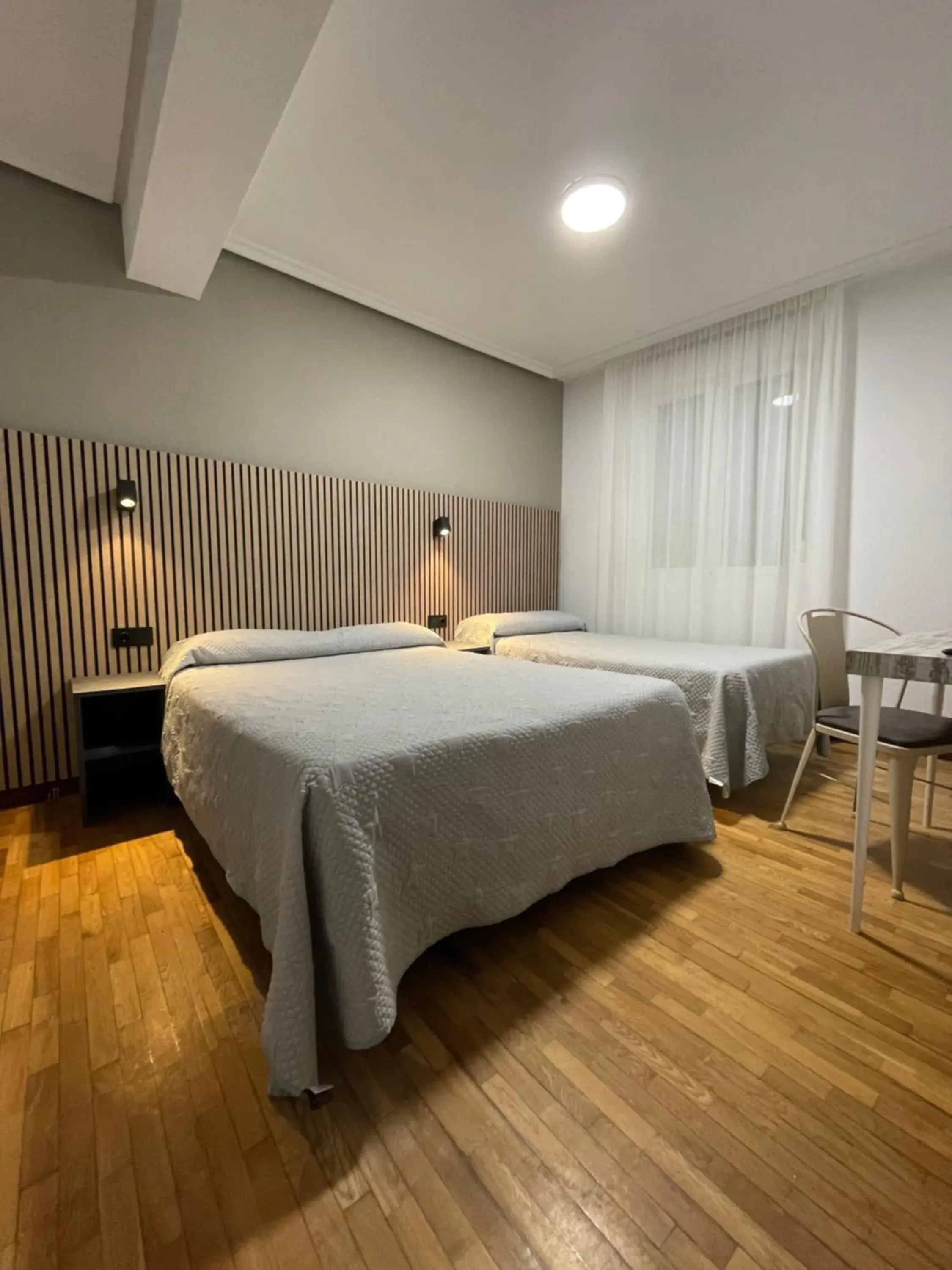 Double or Twin Room - single occupancy in Pensión La Encina Double or Twin Room - single occupancy in Pensión La Encina