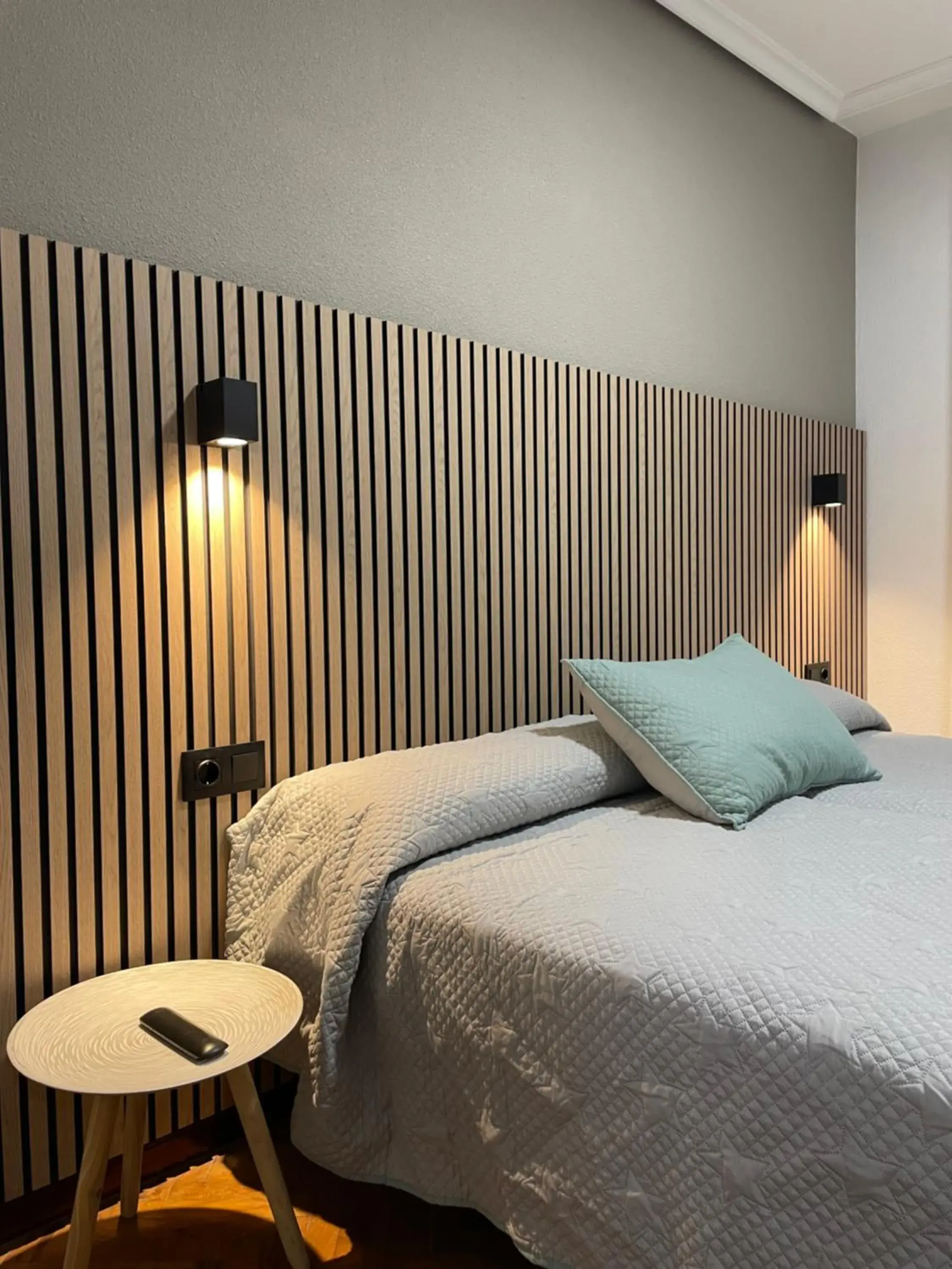 Standard Twin Room with Shared Bathroom - single occupancy in Pensión La Encina Standard Twin Room with Shared Bathroom - single occupancy in Pensión La Encina