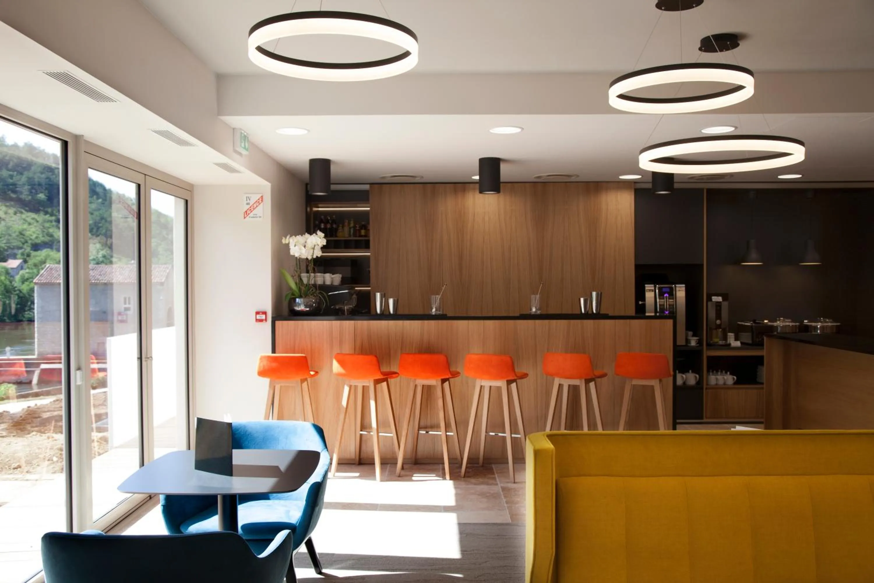 Lounge or bar in Best Western Plus Hotel Divona Cahors