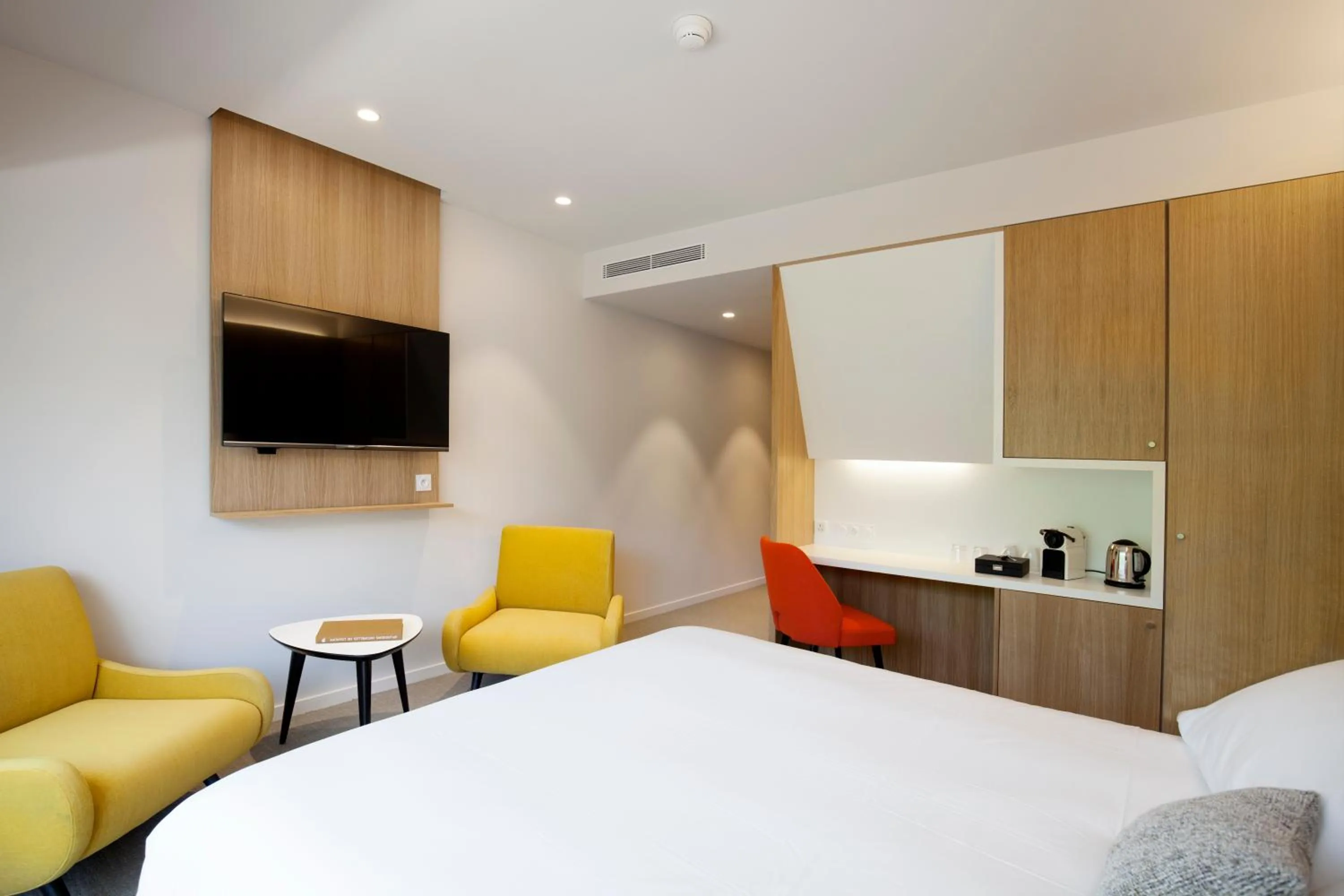 Photo of the whole room, Bed in Best Western Plus Hotel Divona Cahors