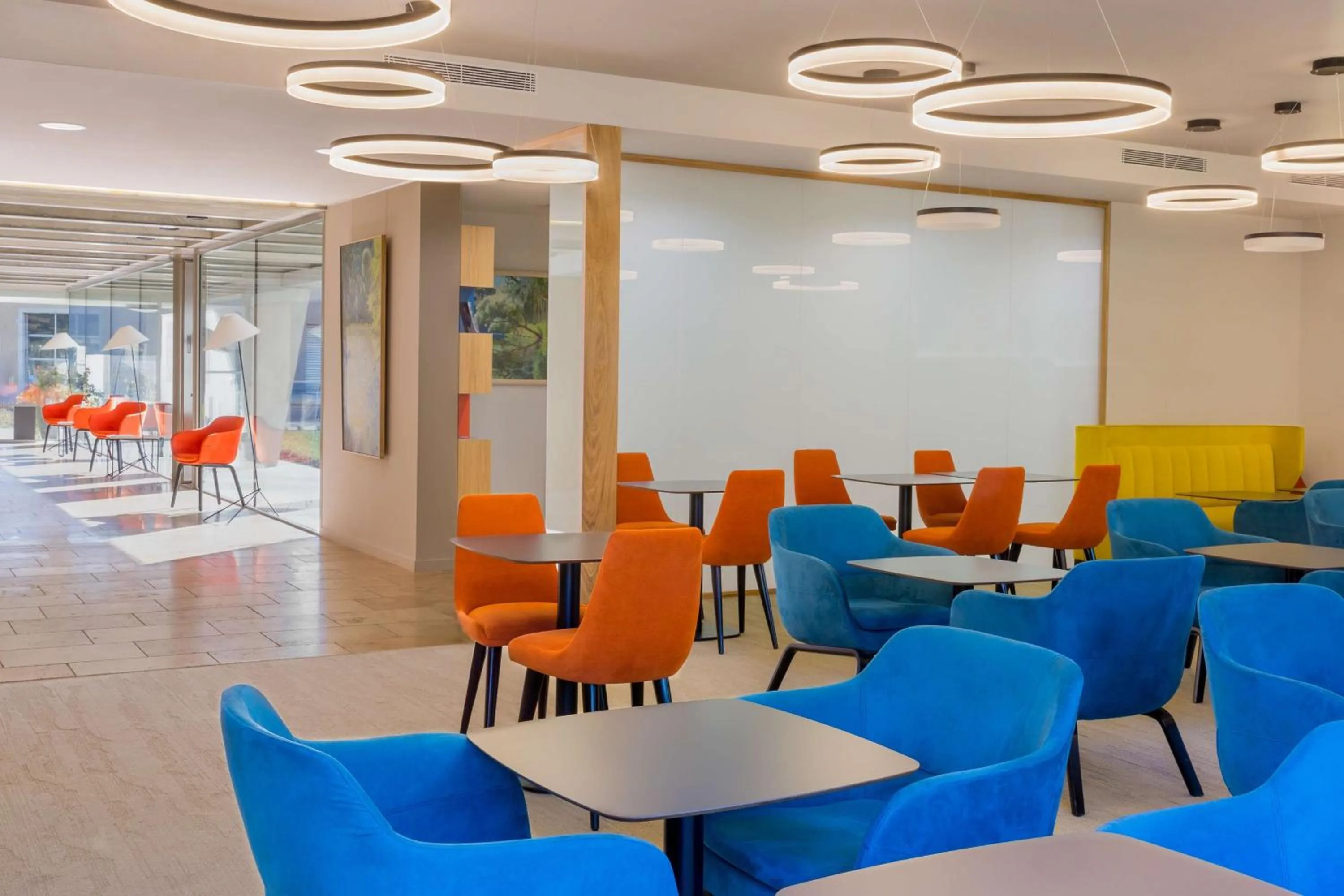 Lounge or bar in Best Western Plus Hotel Divona Cahors