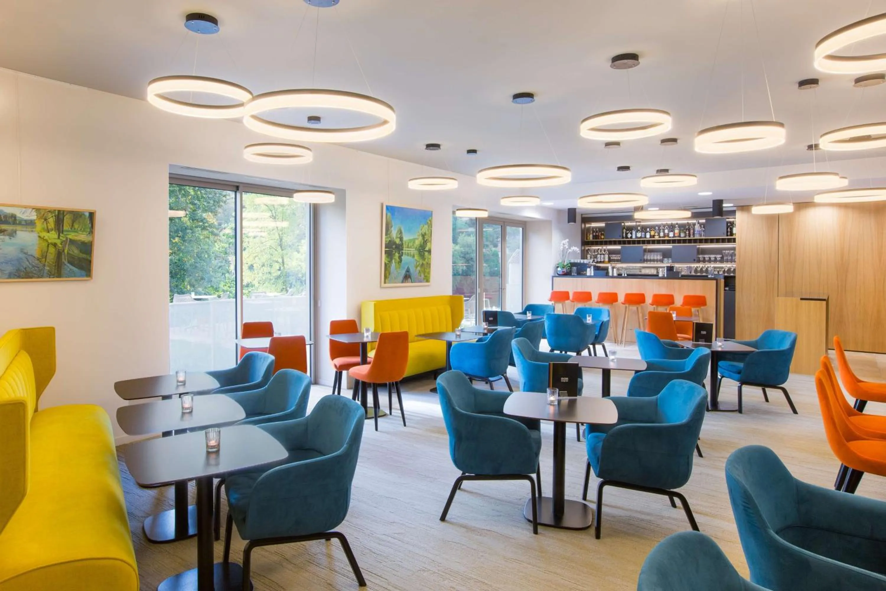 Lounge or bar in Best Western Plus Hotel Divona Cahors