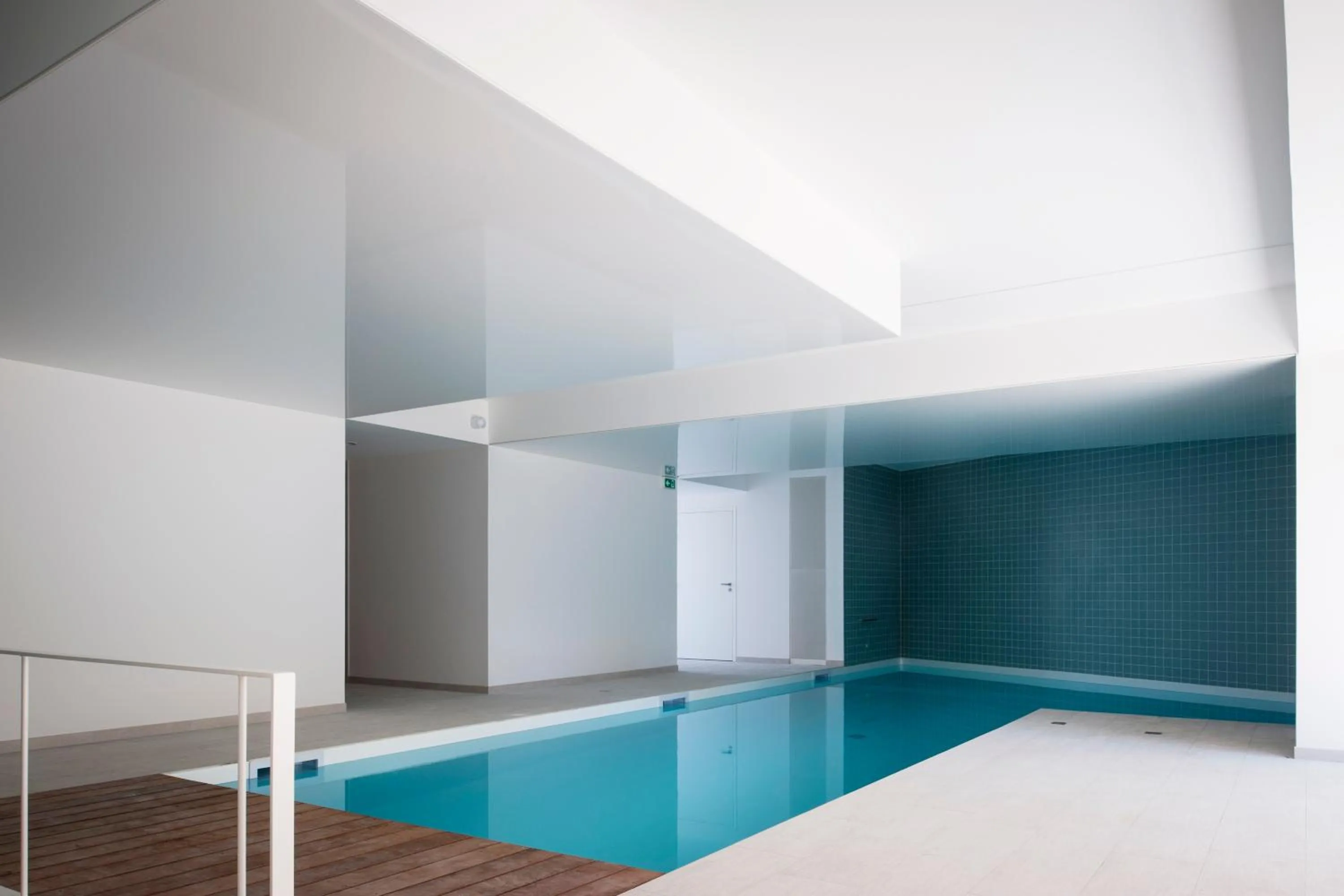 Swimming pool in Best Western Plus Hotel Divona Cahors