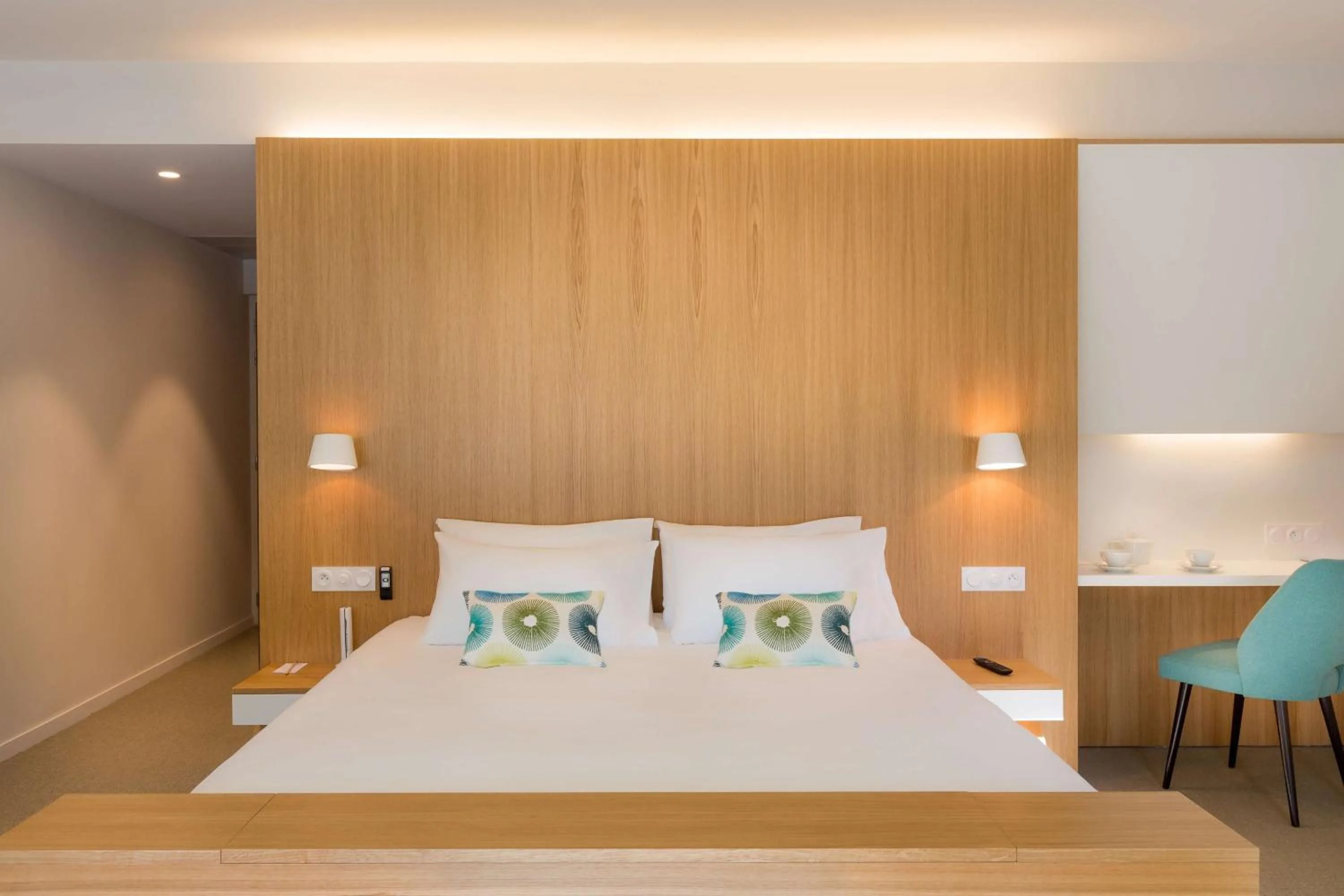 Photo of the whole room, Bed in Best Western Plus Hotel Divona Cahors