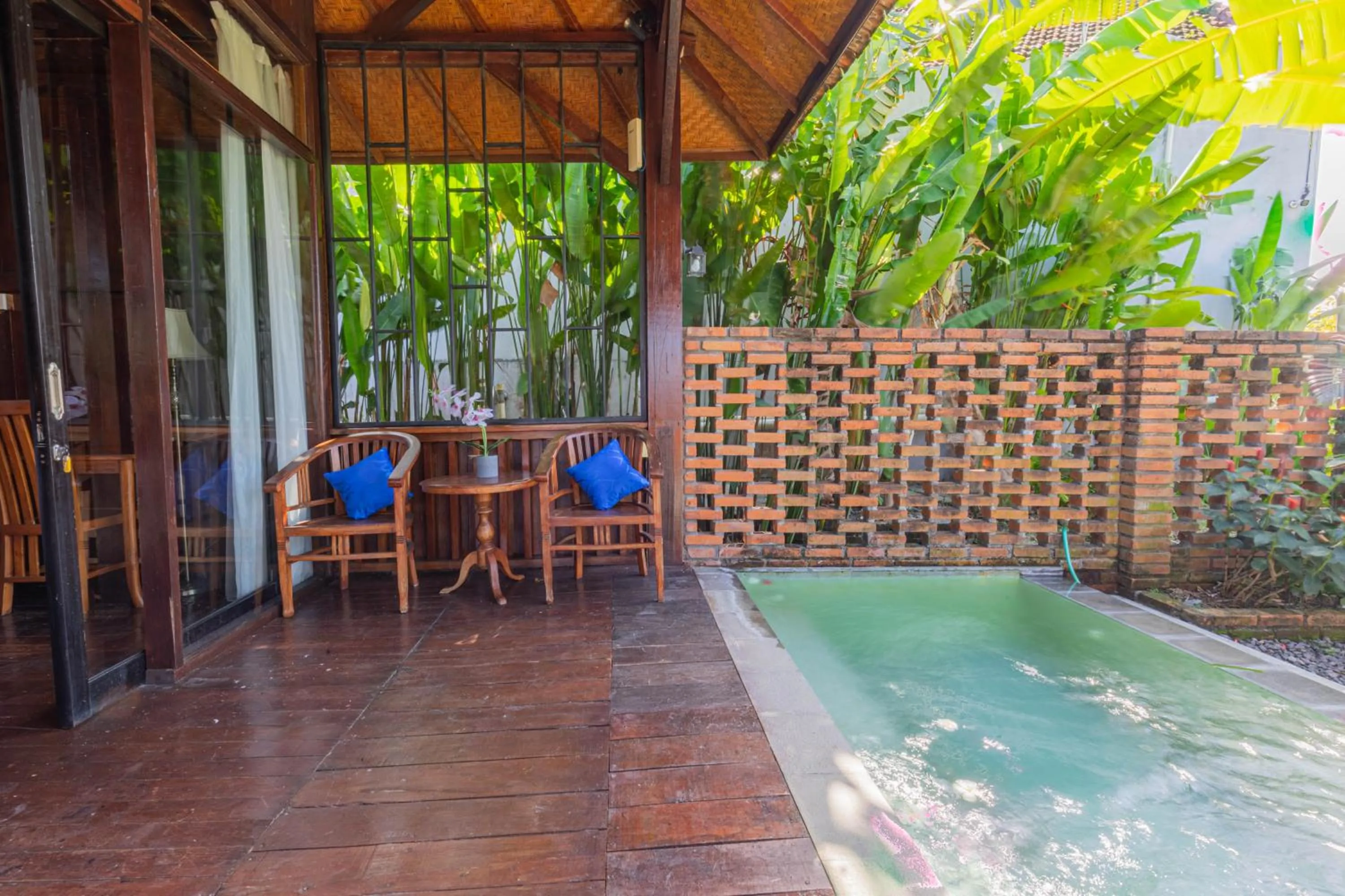 Property building in Kampung Canggu