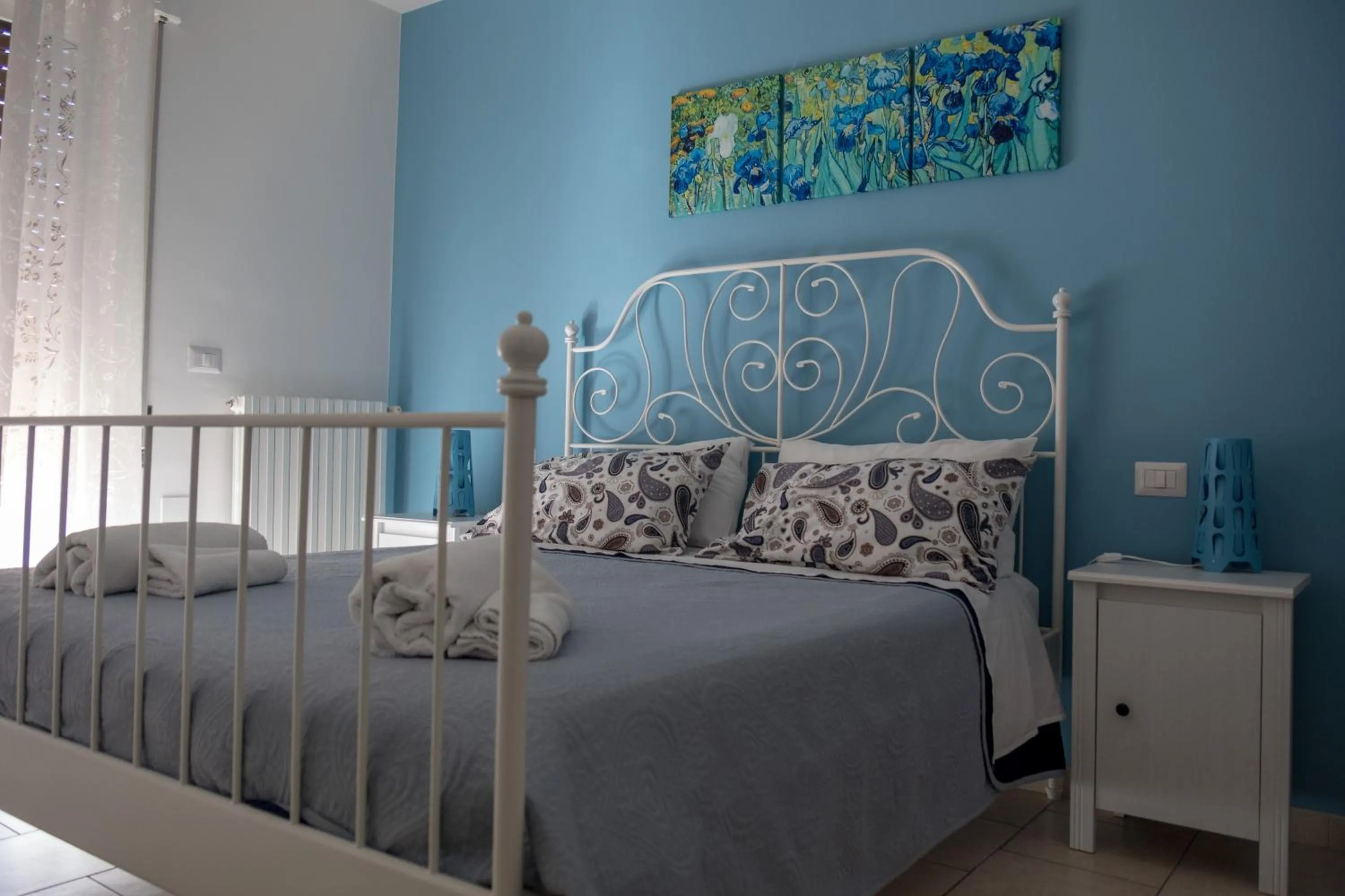 Photo of the whole room, Bed in My Room in Trani