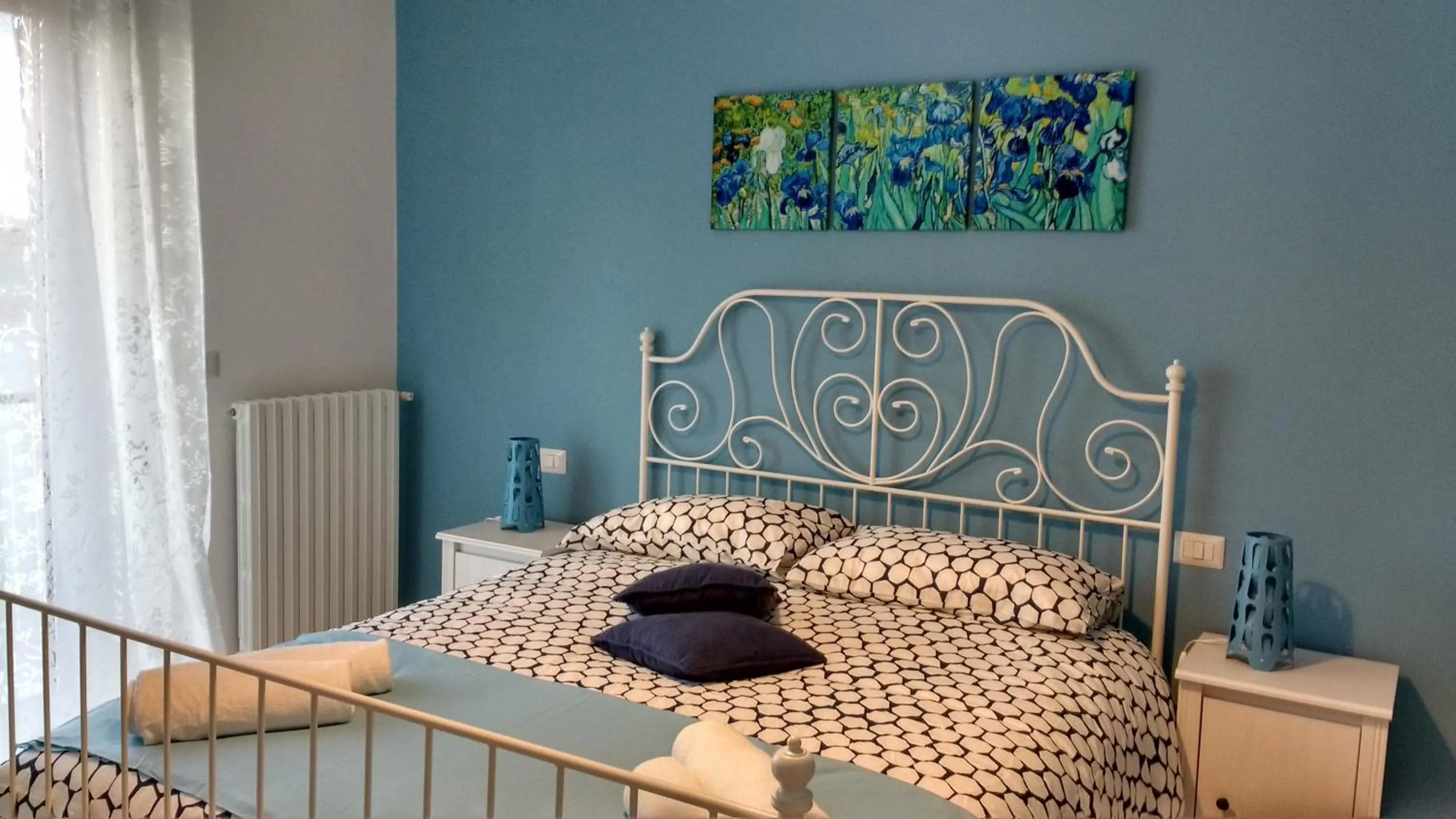 Photo of the whole room, Bed in My Room in Trani