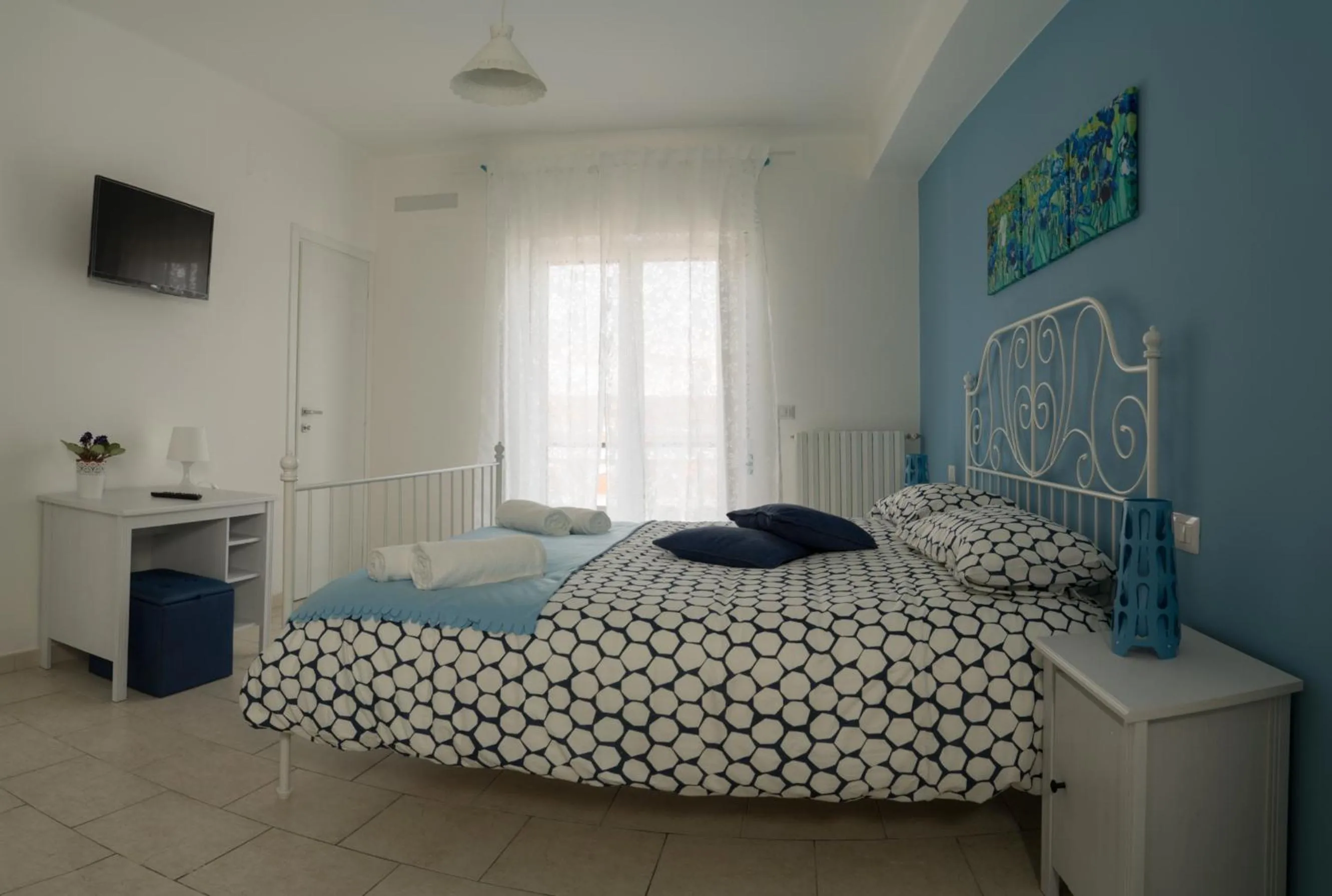 Photo of the whole room, Bed in My Room in Trani