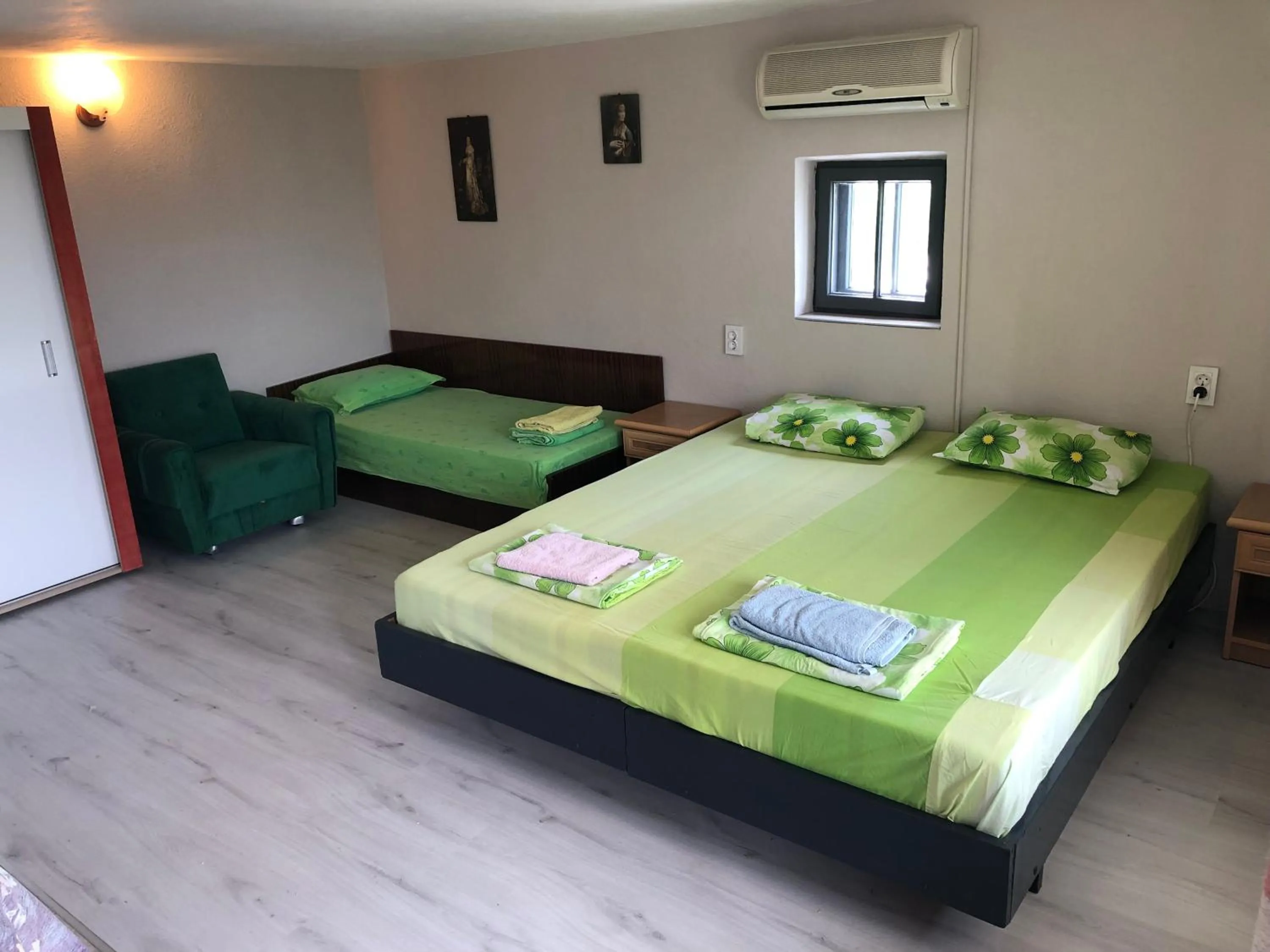 Bed in SURF House Villa Rose I Po3a l