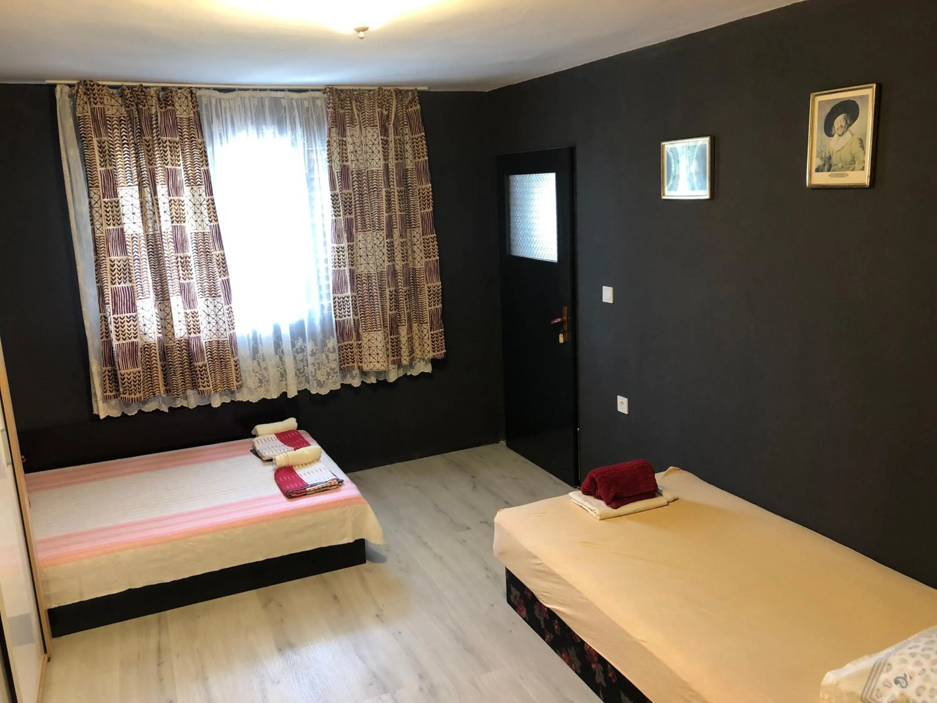Bed in SURF House Villa Rose I Po3a l