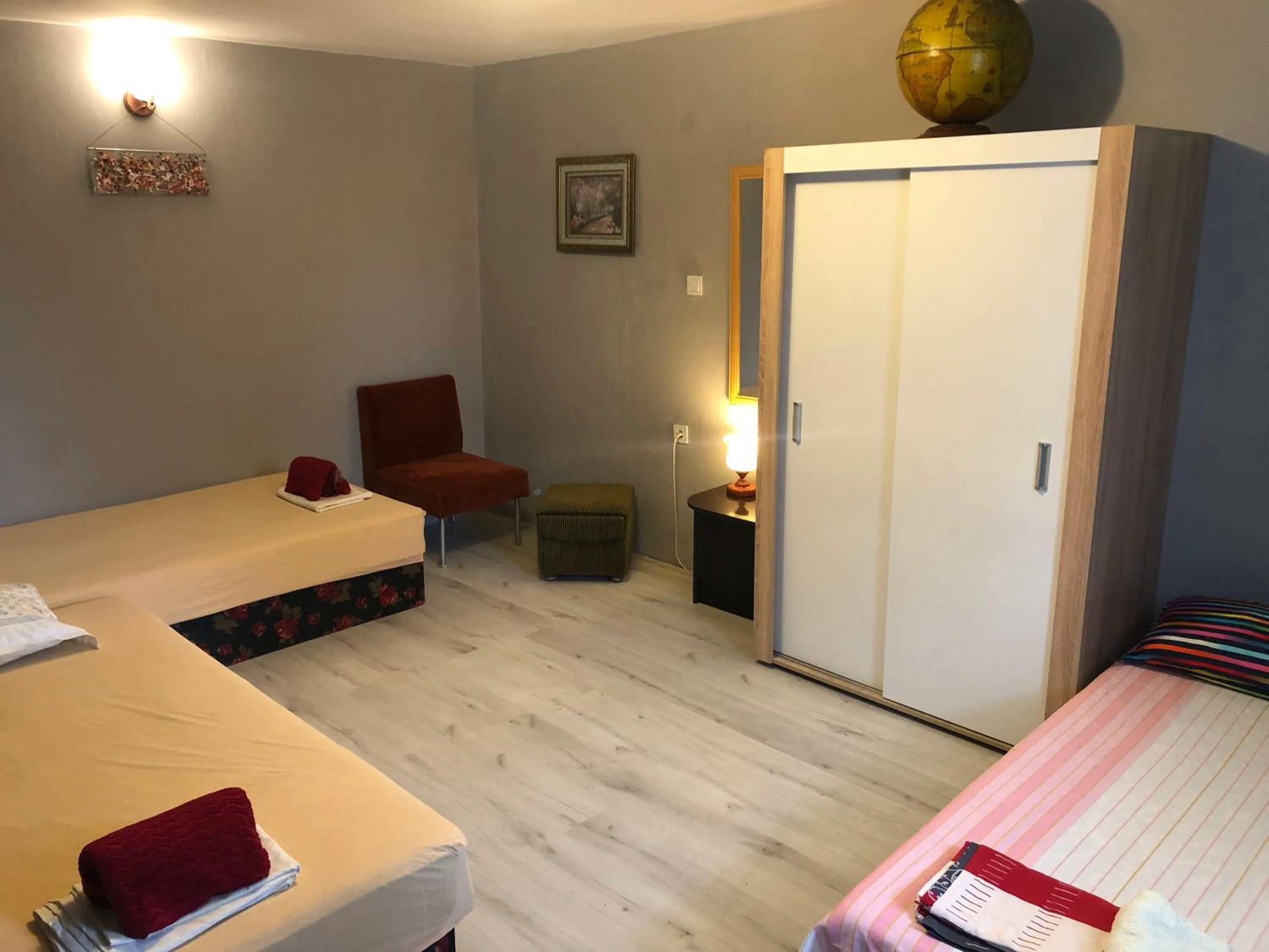Bed in SURF House Villa Rose I Po3a l