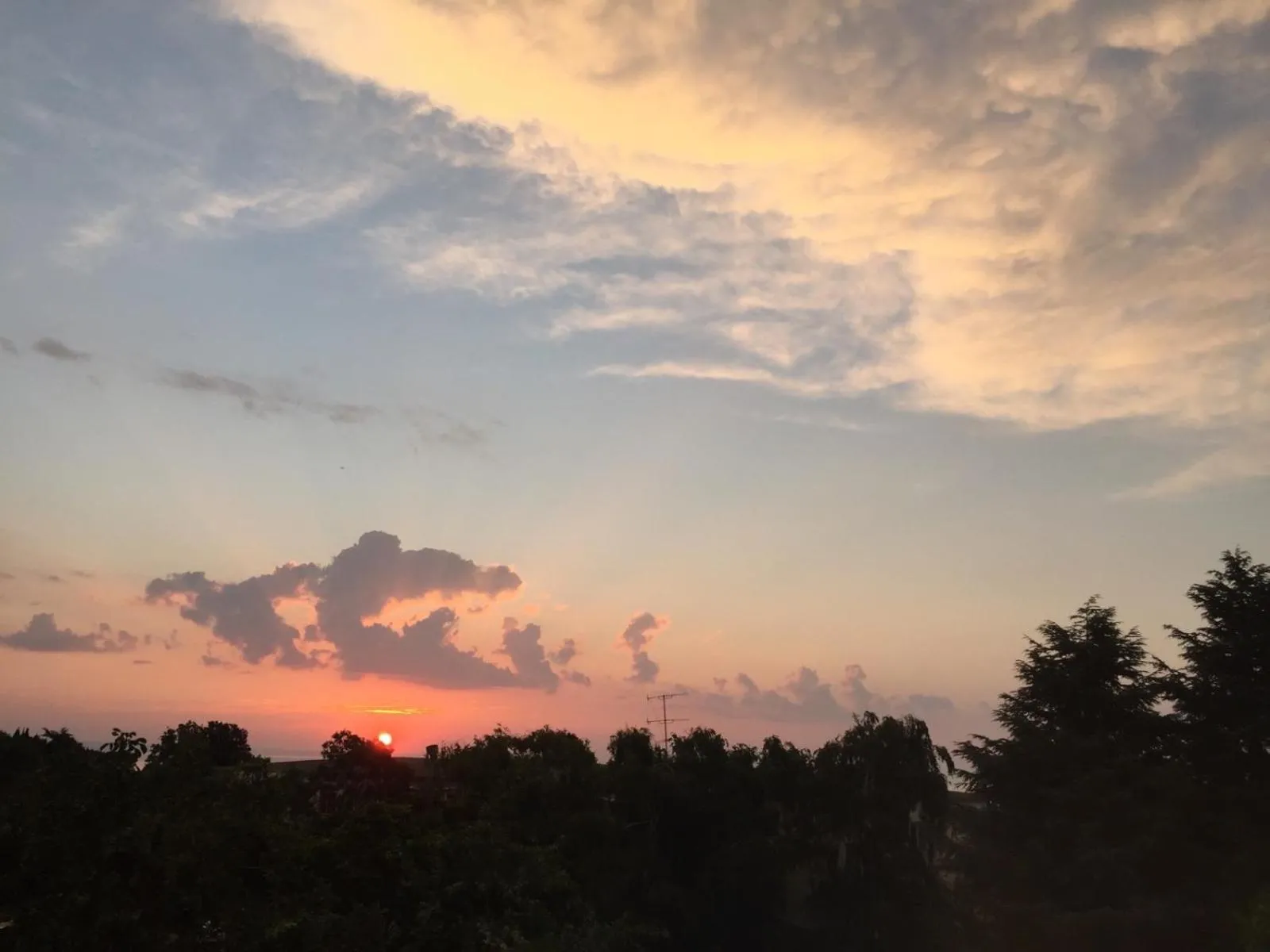 Sunrise in SURF House Villa Rose I Po3a l