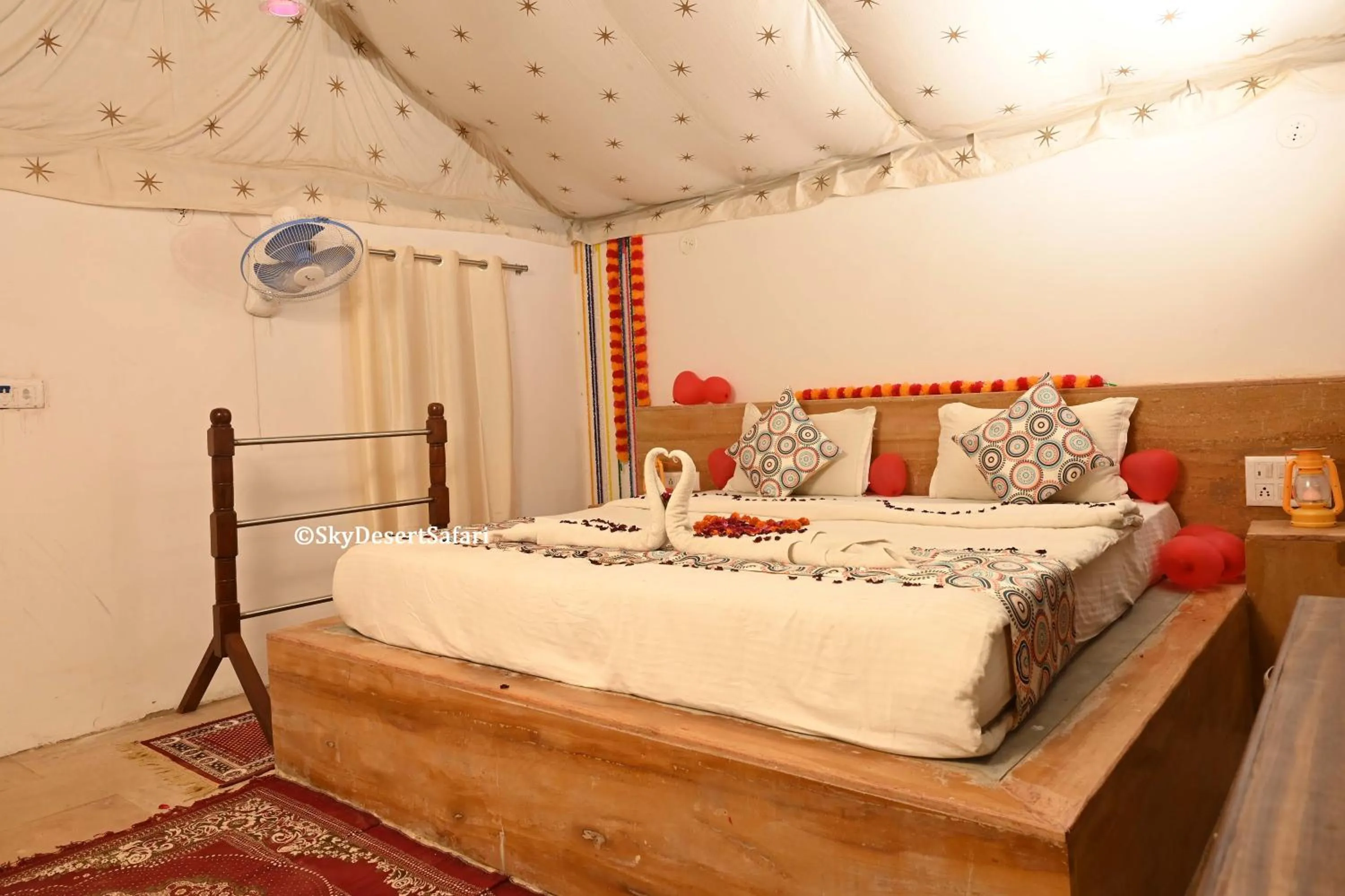 Bedroom, Bed in Sky Desert Safari