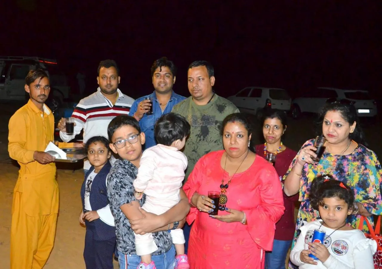 Restaurant/places to eat in Sky Desert Safari