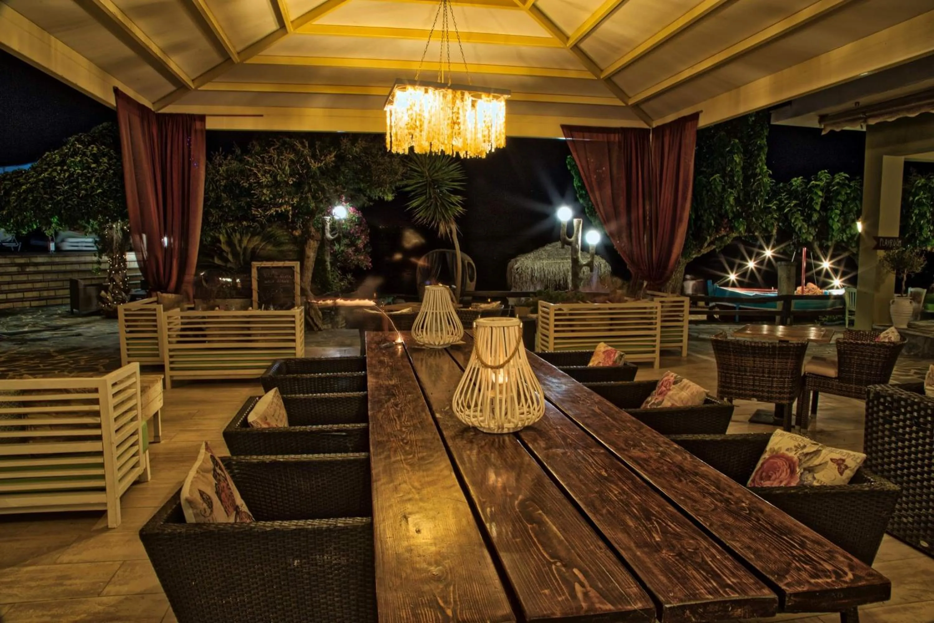 Lounge or bar in Venus Beach Hotel