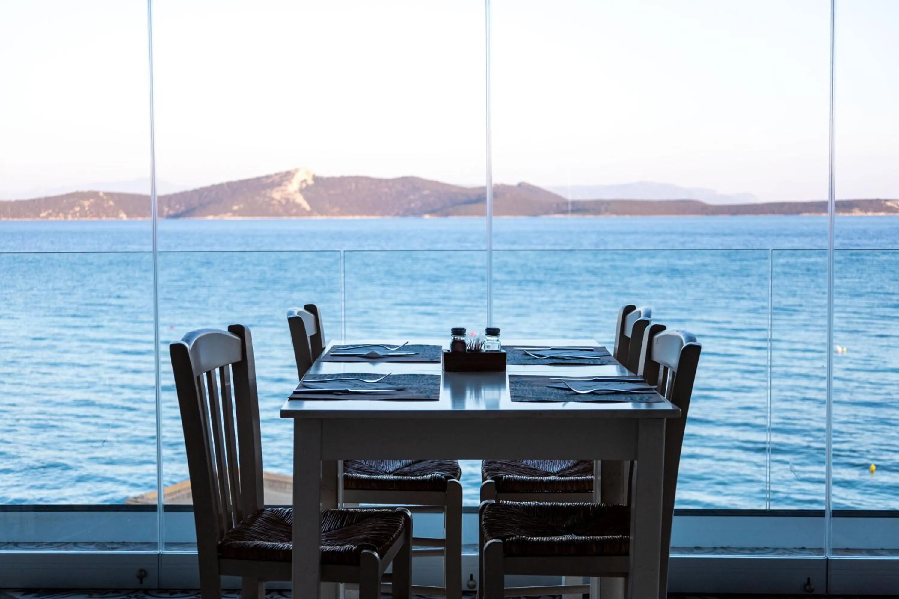 Restaurant/places to eat in Venus Beach Hotel