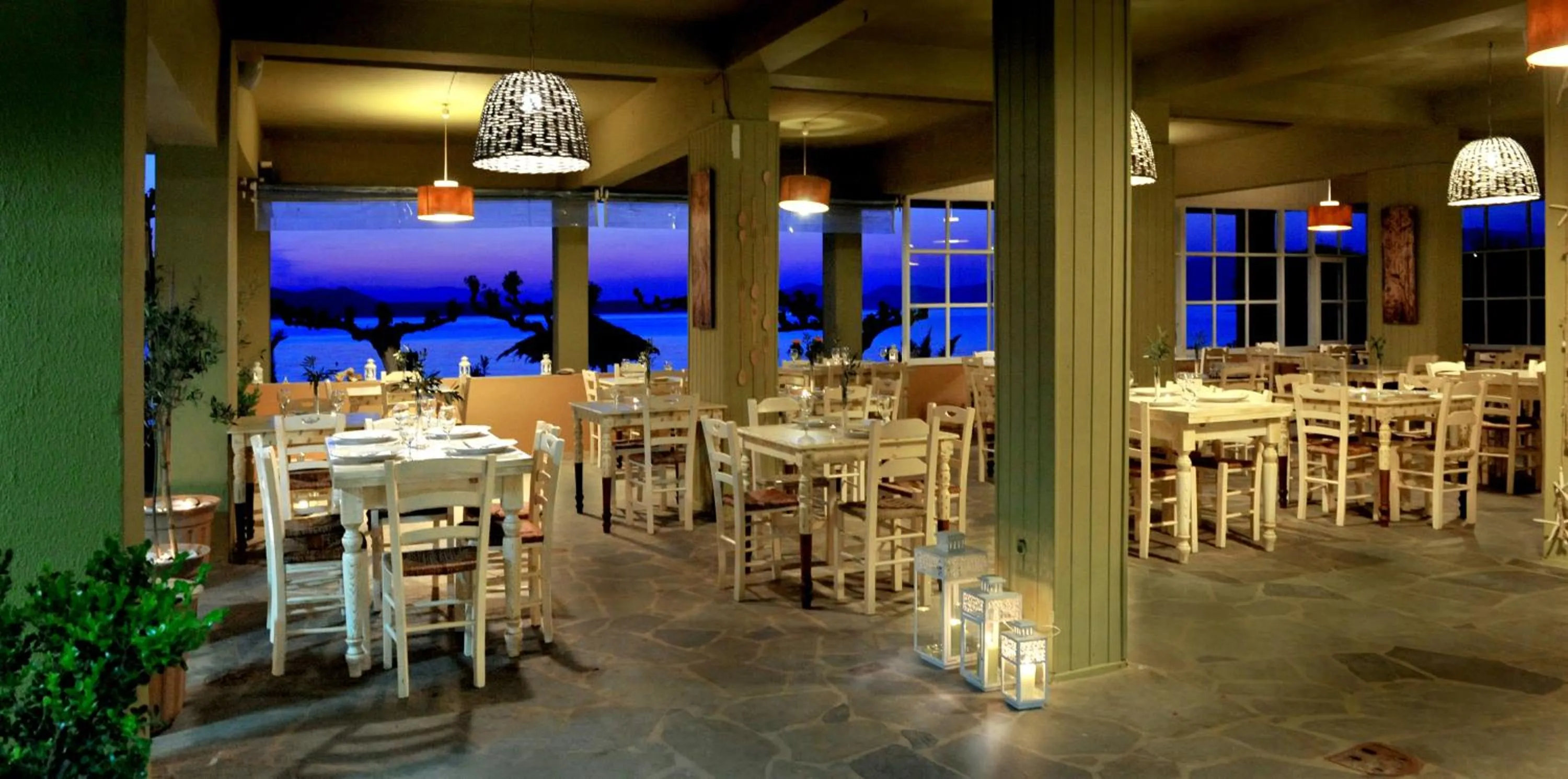 Restaurant/places to eat in Venus Beach Hotel