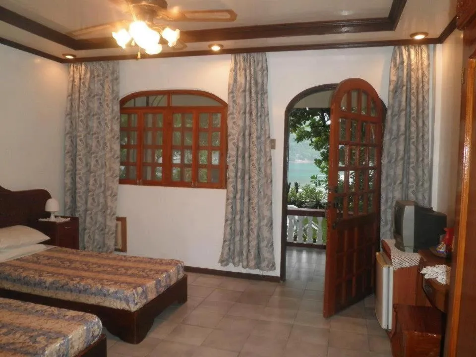 Photo of the whole room, Bed in Blue Crystal Beach Resort